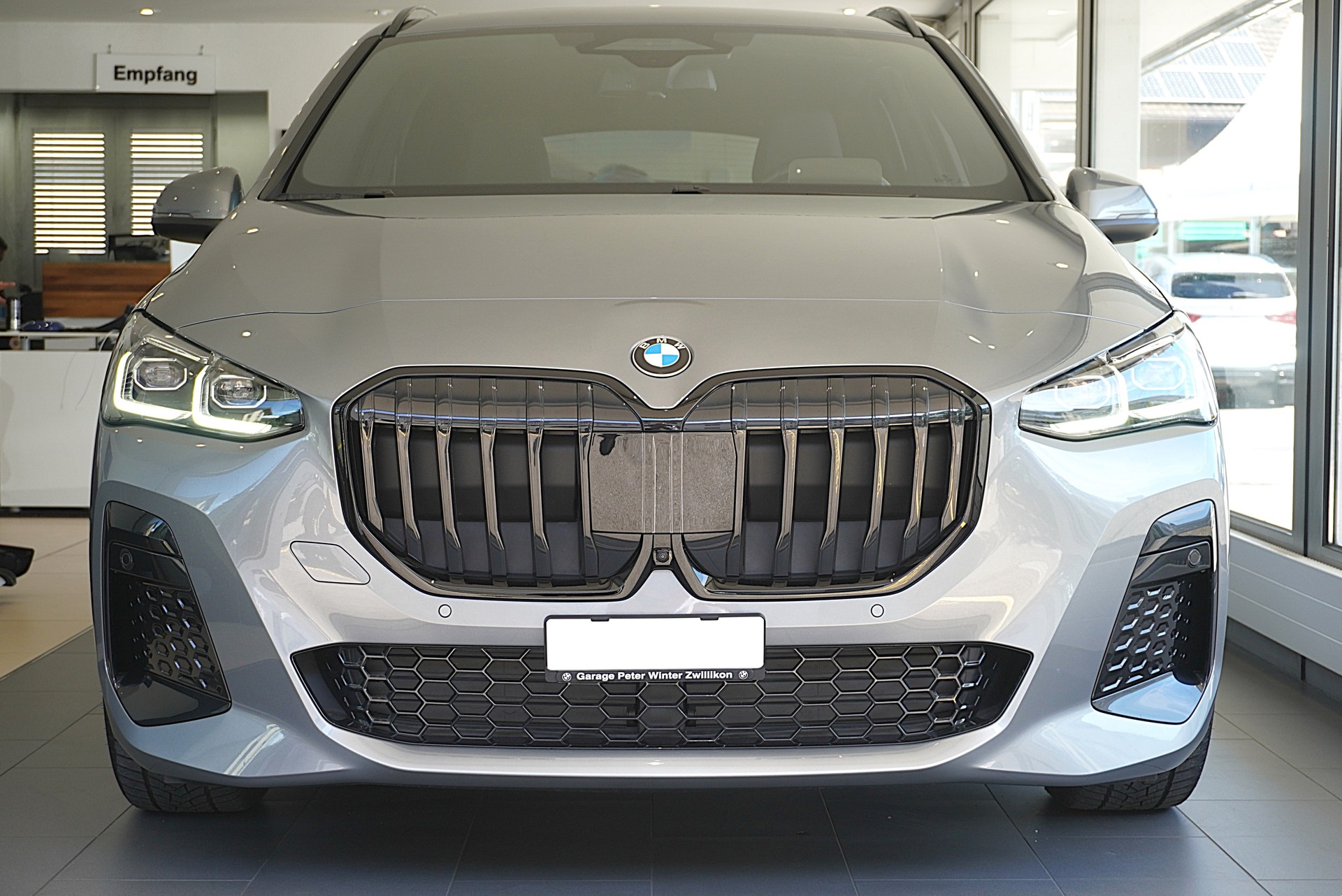 BMW 223i Active Tourer xDrive M Sport DKG-showroom-element-1