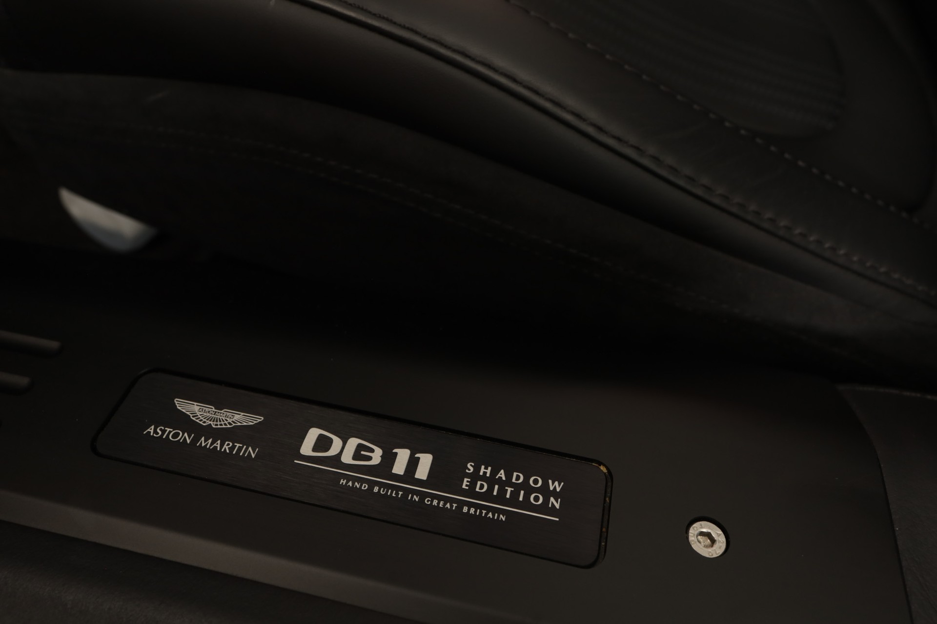 ASTON MARTIN DB11 V8 Volante Touchtronic 3 Shadow Edition-image-25