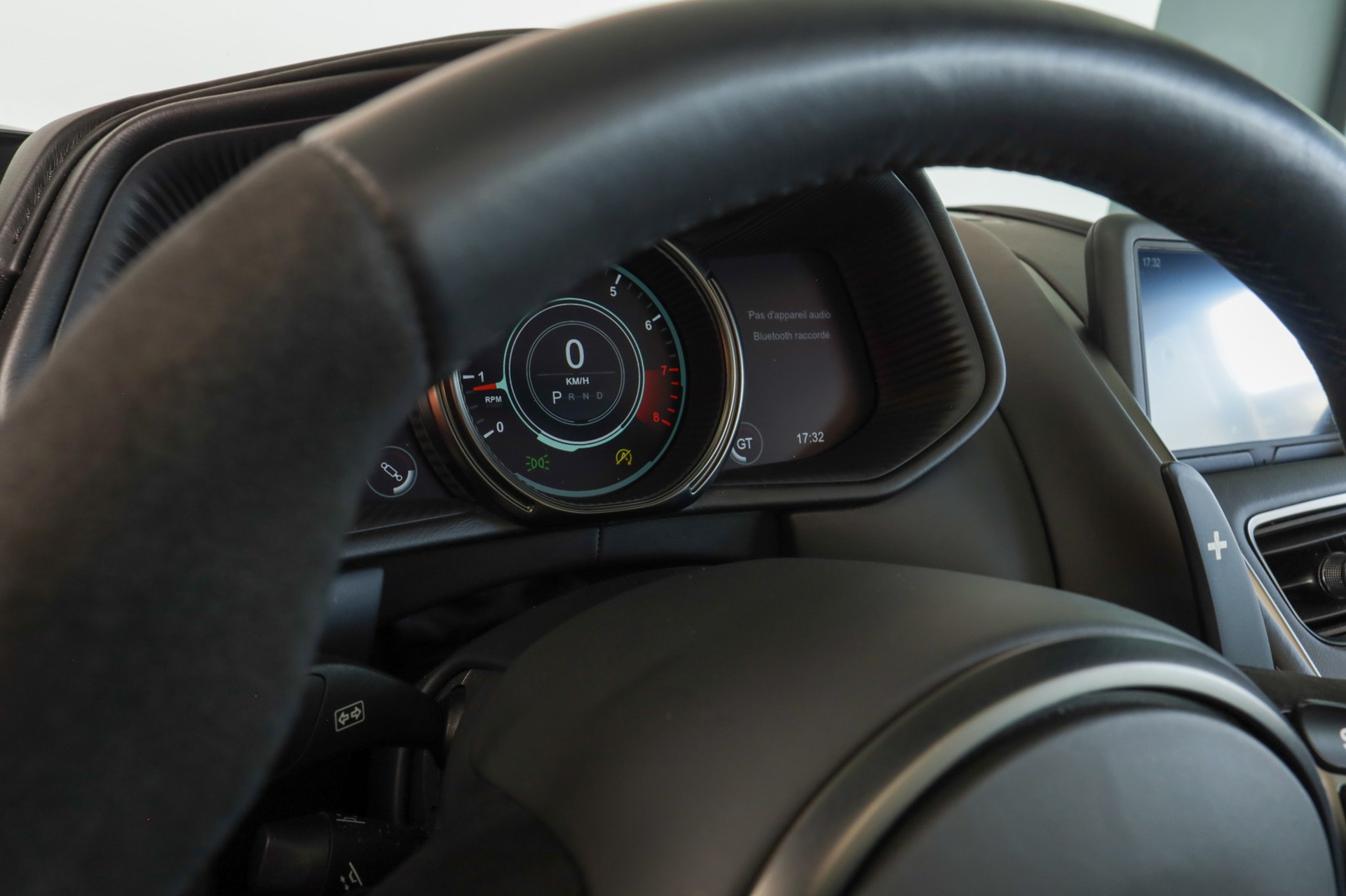 ASTON MARTIN DB11 V8 Volante Touchtronic 3 Shadow Edition-image-27