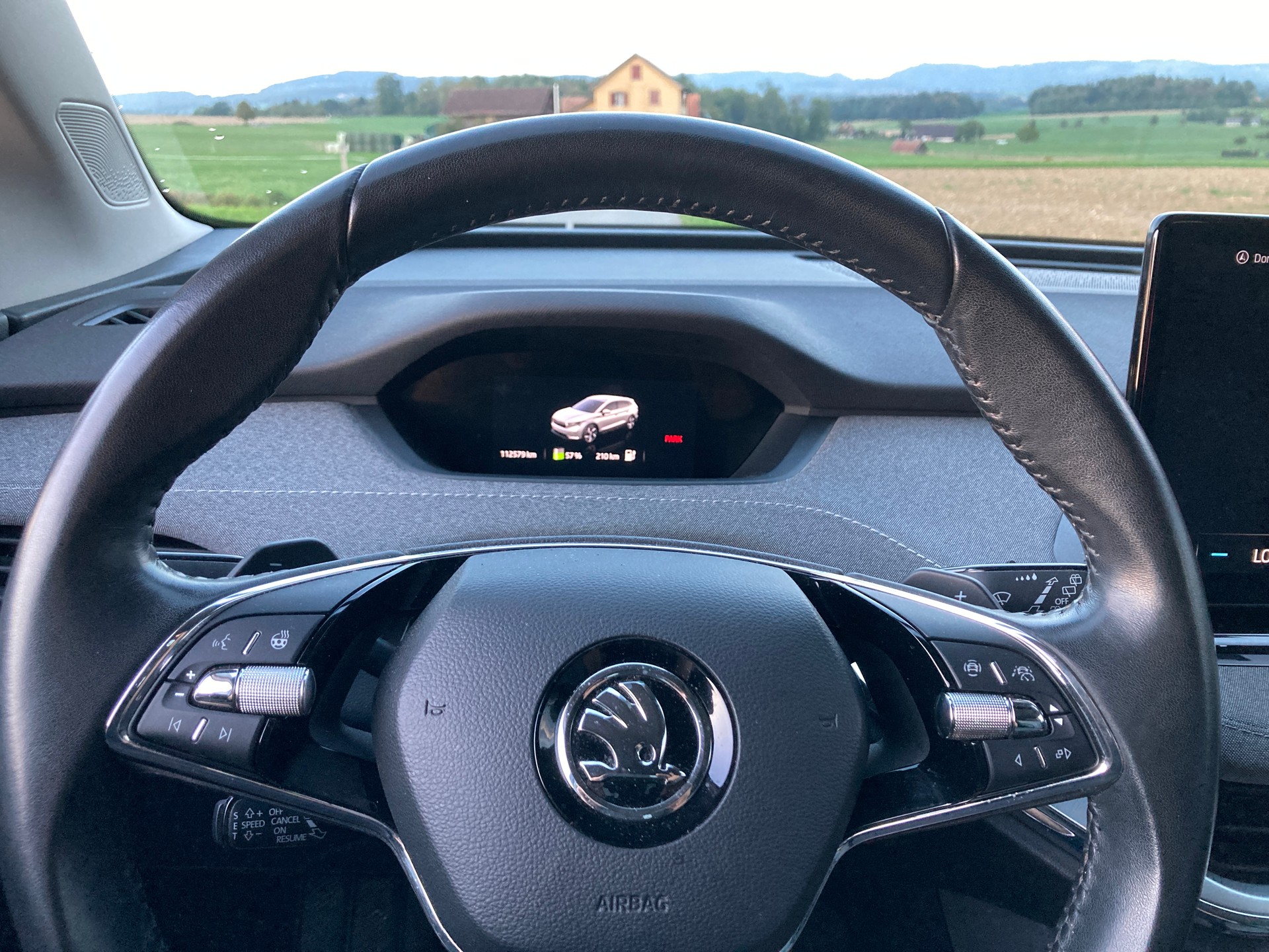 SKODA Enyaq iV 80-image-11