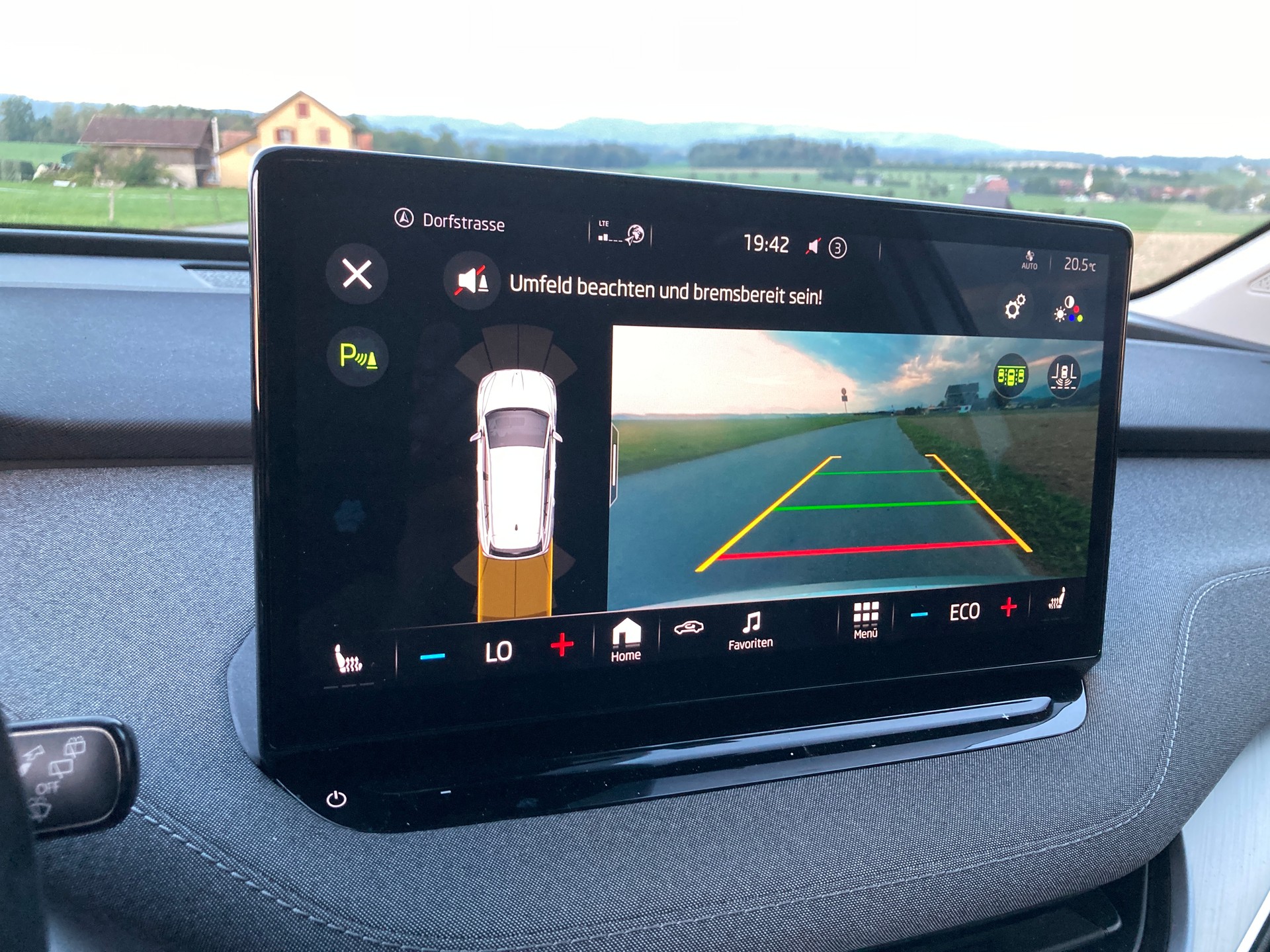 SKODA Enyaq iV 80-image-13