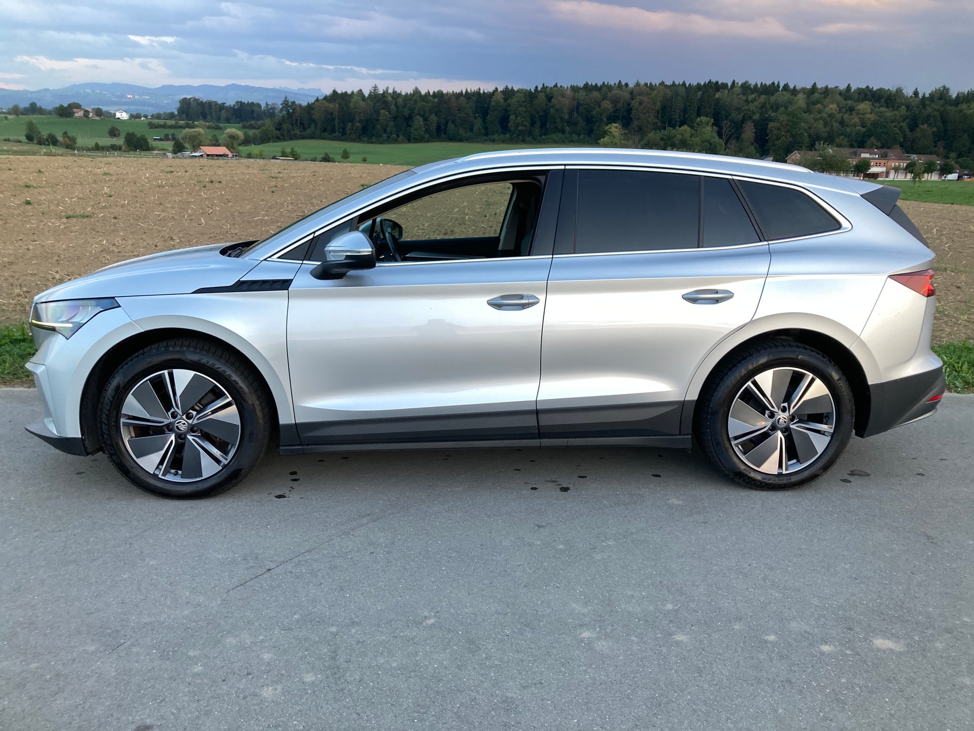SKODA Enyaq iV 80-image-4