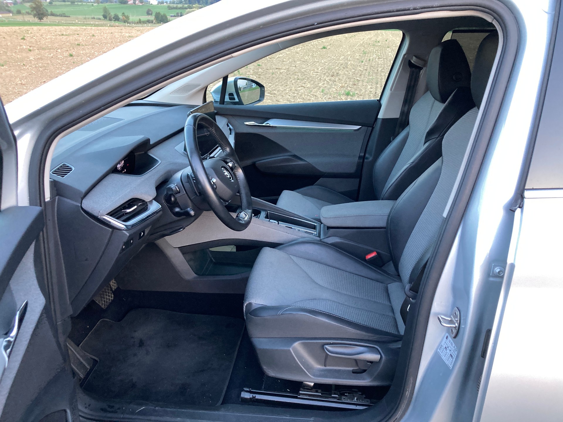 SKODA Enyaq iV 80-image-8
