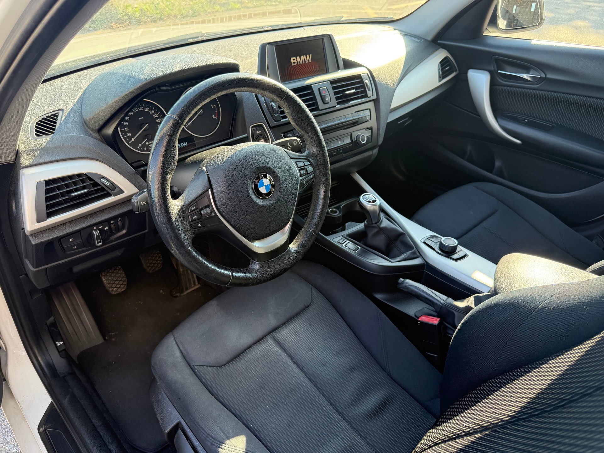 BMW 116d Efficient-Dynamics Edition Sport Line-image-6