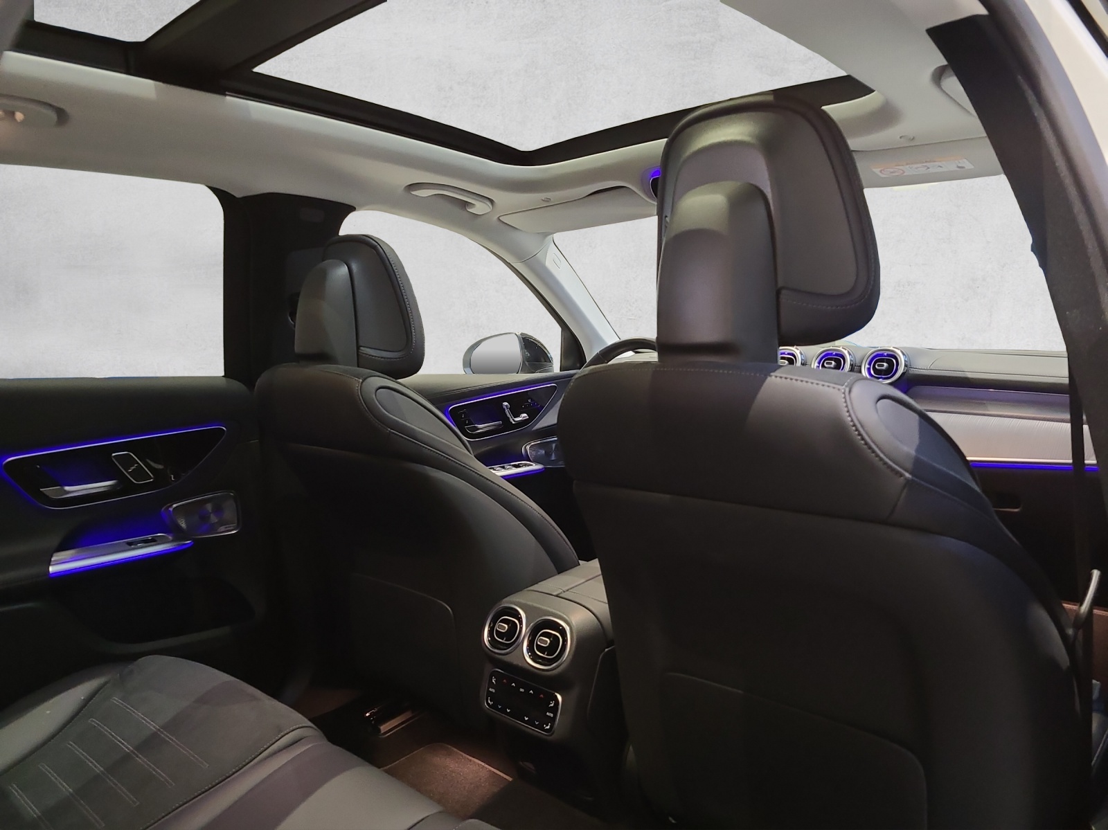 MERCEDES-BENZ GLC 220 d AMG Line 4M X254-image-6