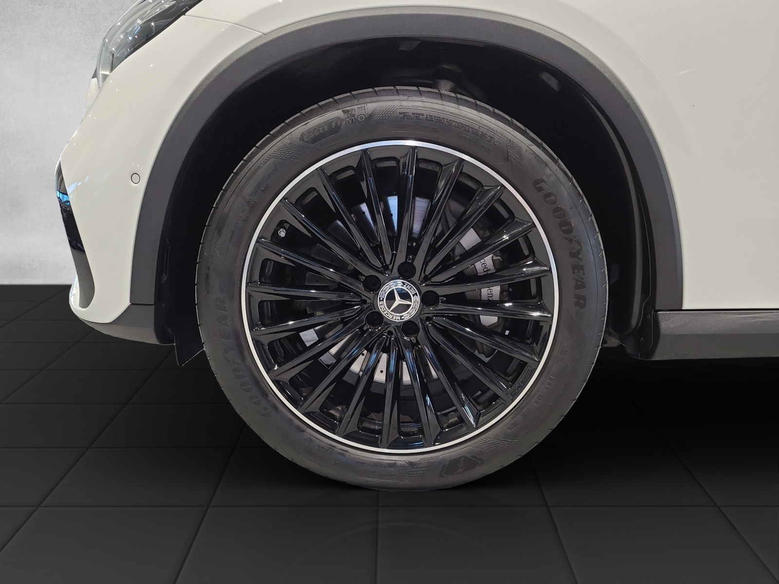 MERCEDES-BENZ GLC 220 d AMG Line 4M X254-image-1