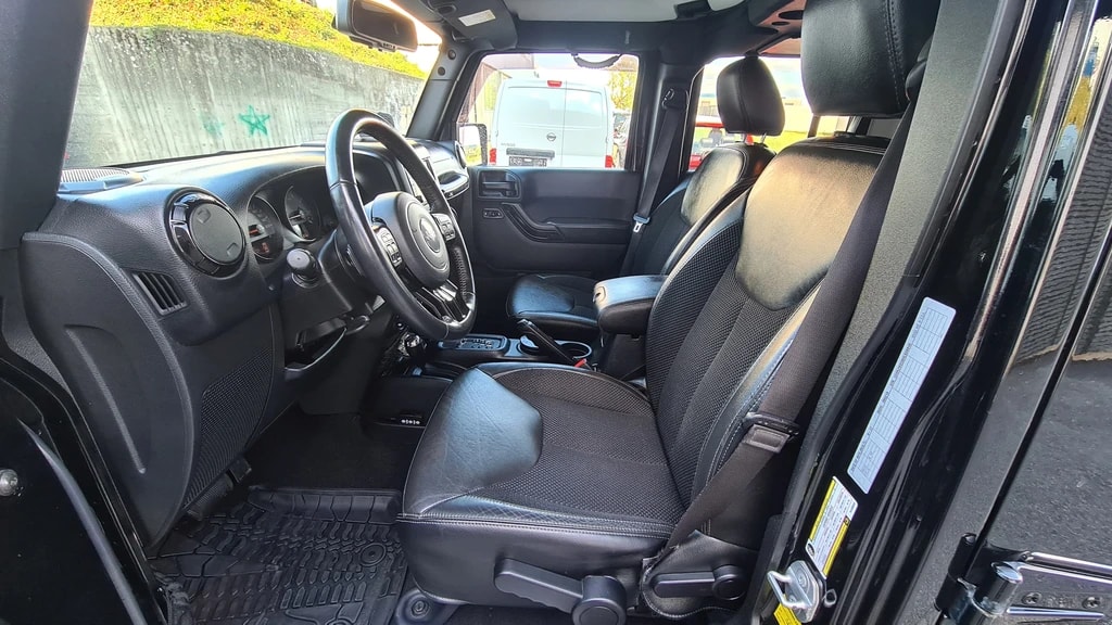 JEEP Wrangler 2.8CRD Unlimited Sahara Automatic ** 200 PS ** Teil-Leder ** Gr-Navi ** Anh-Kupplung ** Soft + Hardtop **-image-9