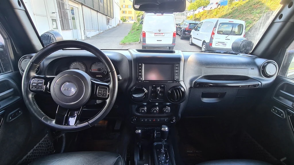JEEP Wrangler 2.8CRD Unlimited Sahara Automatic ** 200 PS ** Teil-Leder ** Gr-Navi ** Anh-Kupplung ** Soft + Hardtop **-image-8