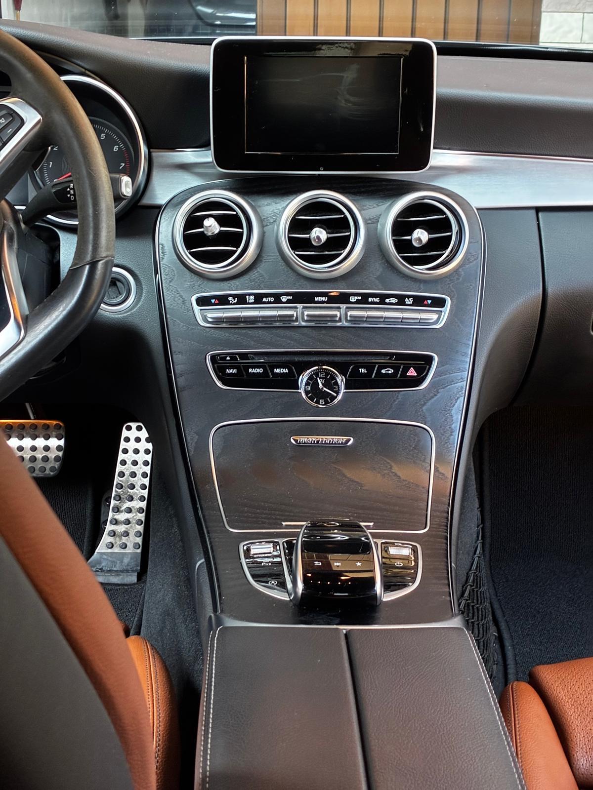 MERCEDES-BENZ C 300 Coupé AMG Line 9G-tronic-image-5