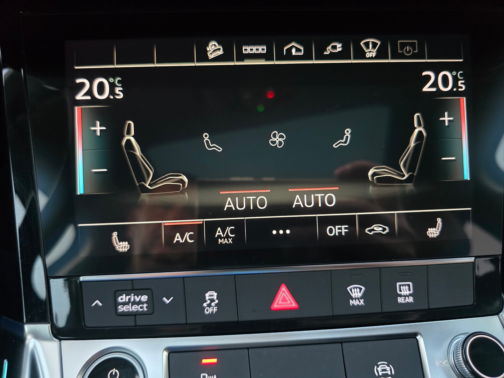 AUDI e-tron 55 *TOP-ZUSTAND**Frsch ab MFK"Anhängerkupplung 1800kg***-image-12