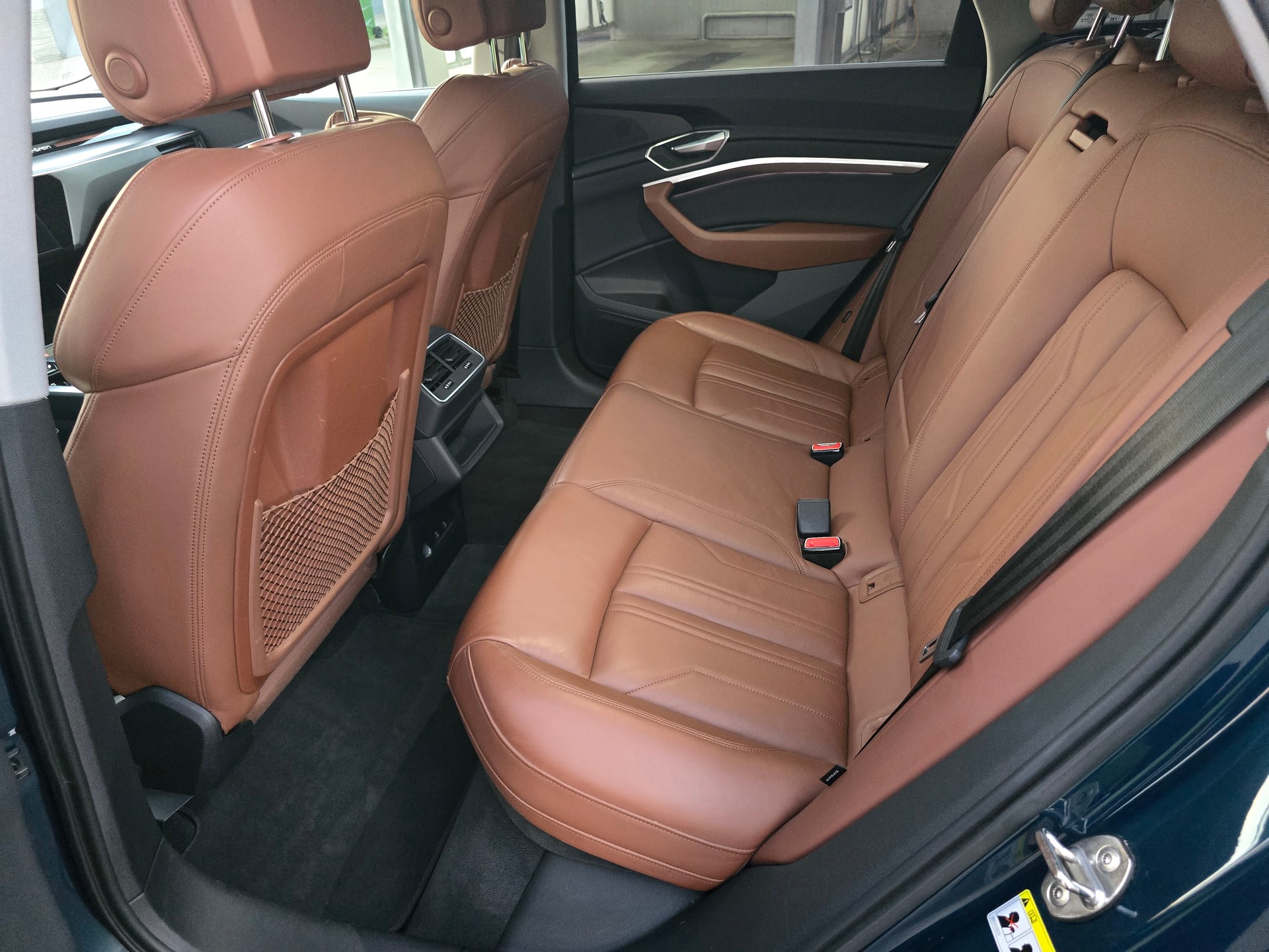 AUDI e-tron 55 *TOP-ZUSTAND**Frsch ab MFK"Anhängerkupplung 1800kg***-image-7