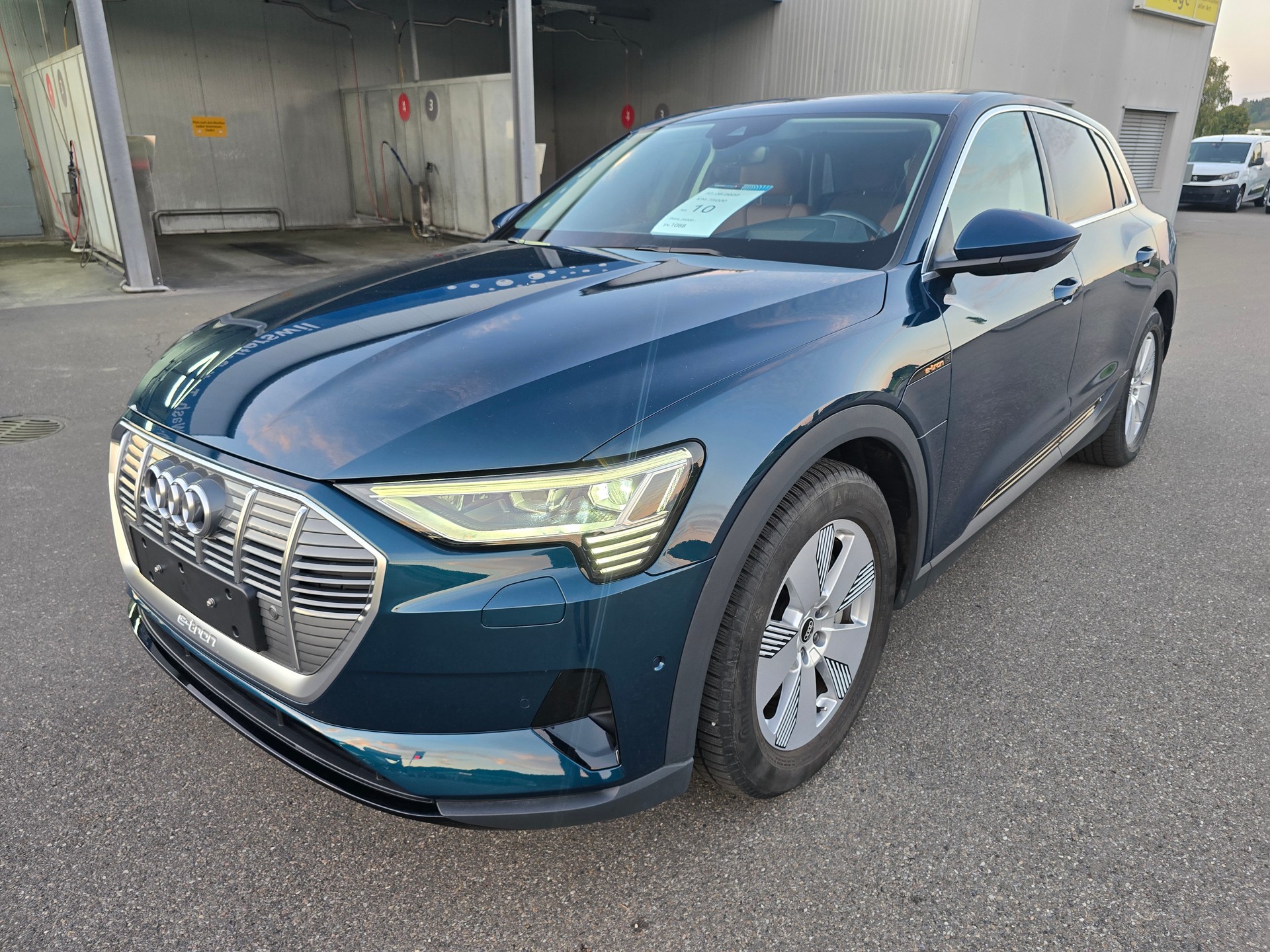 AUDI e-tron 55 *TOP-ZUSTAND**Frsch ab MFK"Anhängerkupplung 1800kg***-image-0