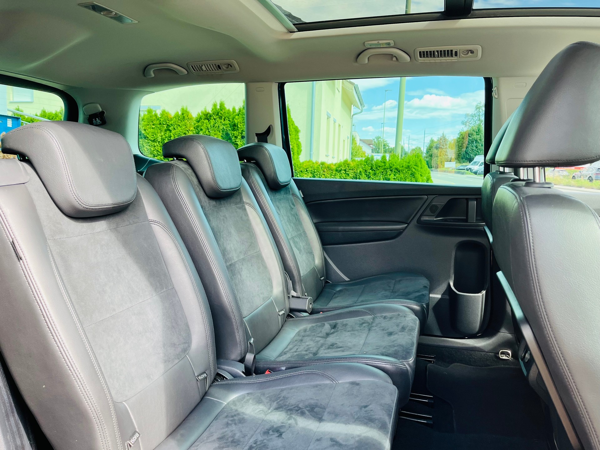 VW Sharan 2.0 TSI Highline DSG-image-8