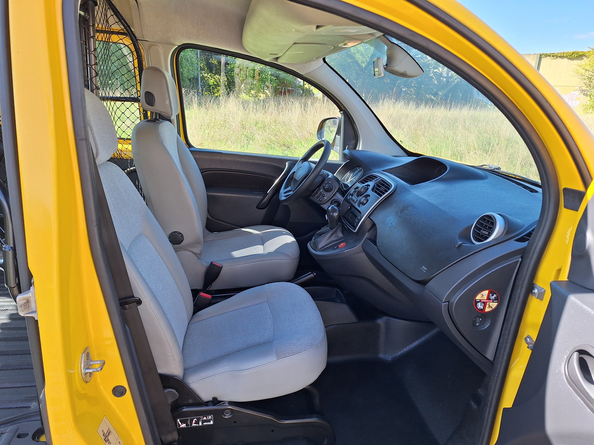 RENAULT Kangoo Medium TCe 115 Business A-image-9