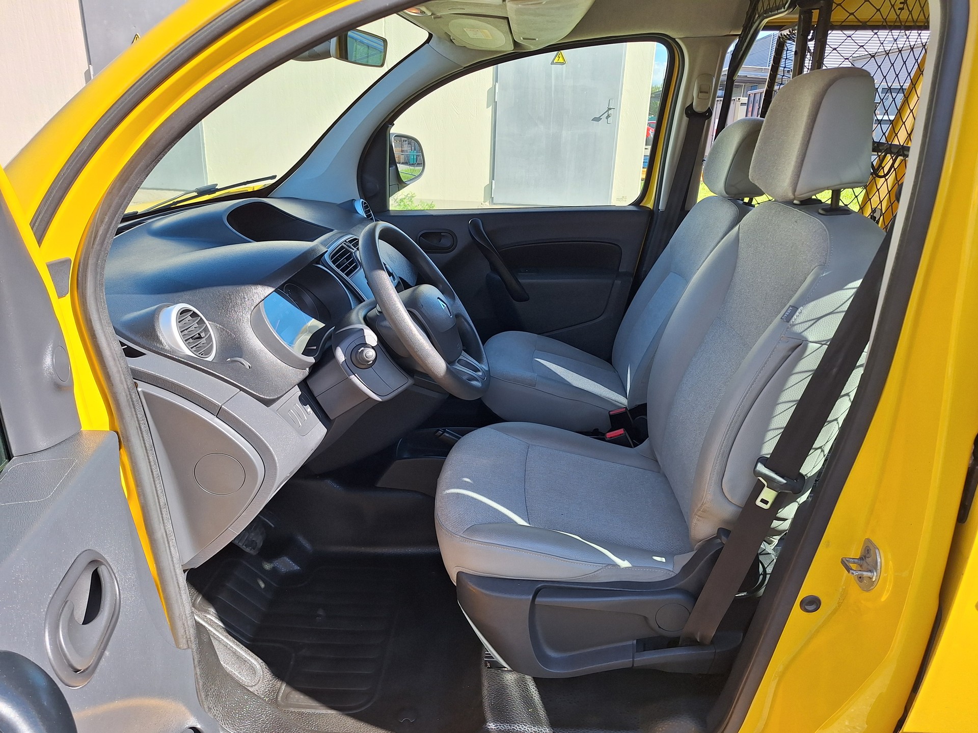 RENAULT Kangoo Medium TCe 115 Business A-image-8