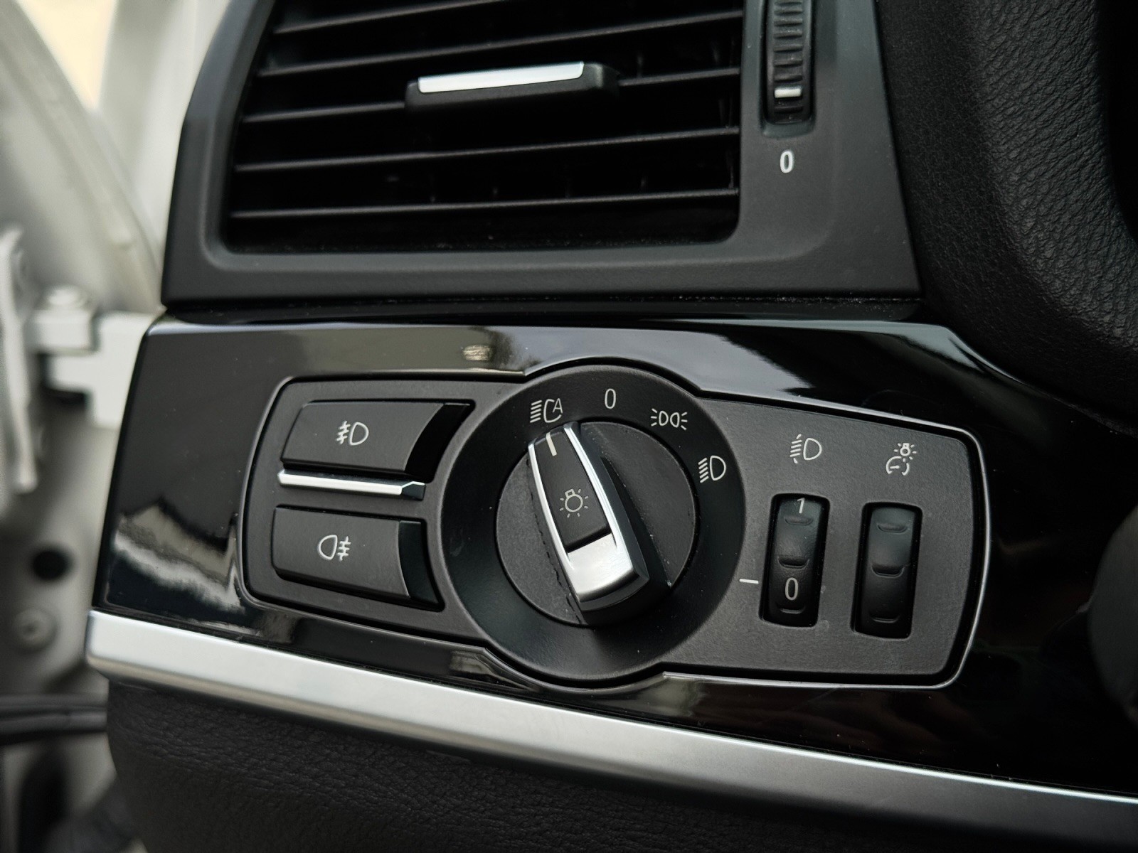 BMW X3 xDrive 20i Steptronic-image-18