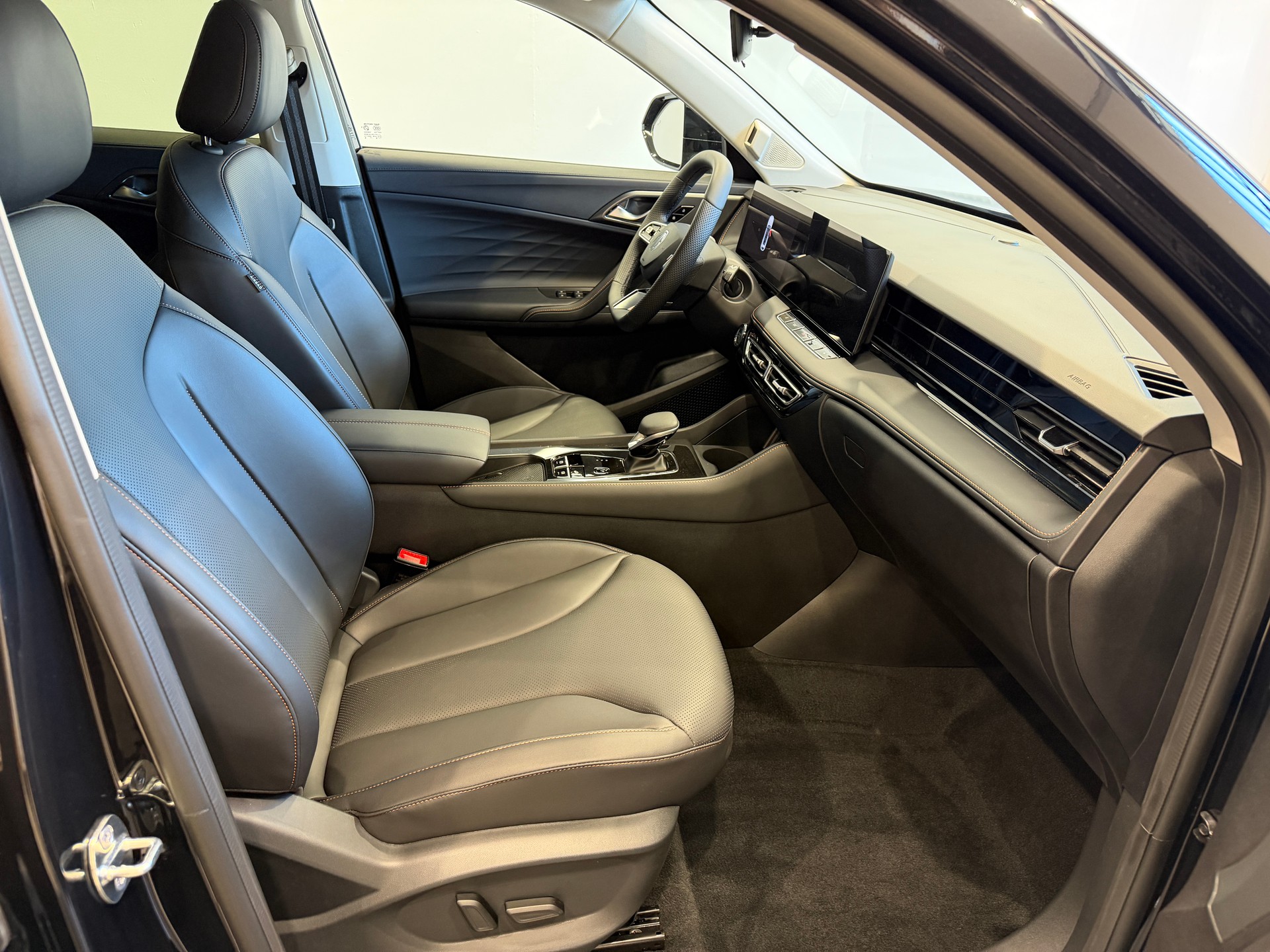 MG HS 1.5 Vollhybrid Luxury Automat-image-13