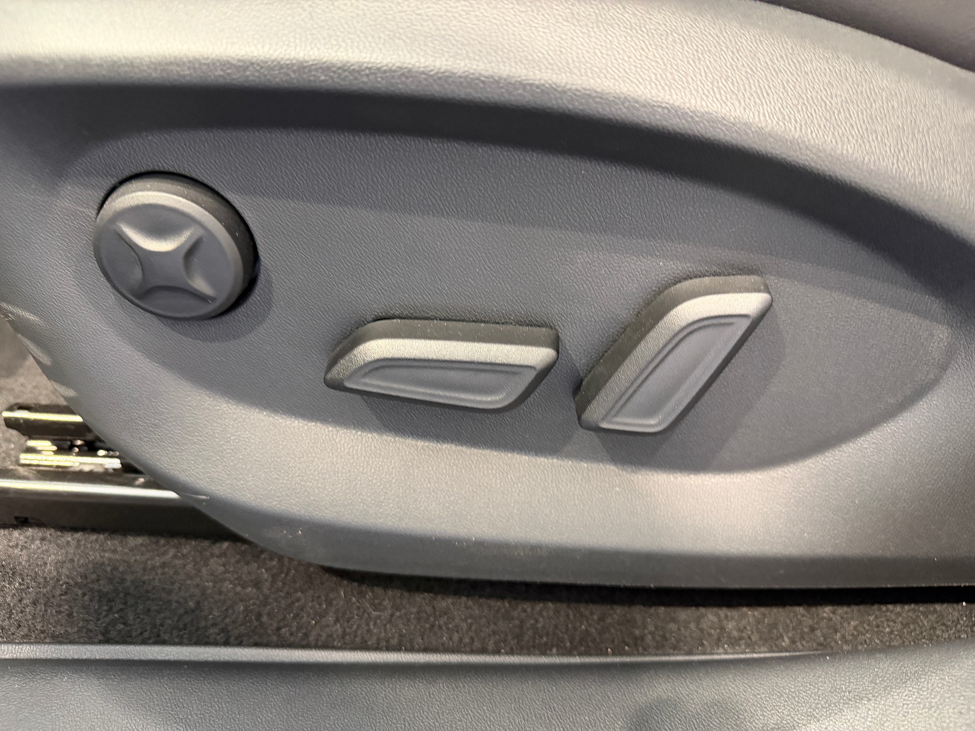 MG HS 1.5 Vollhybrid Luxury Automat-image-9