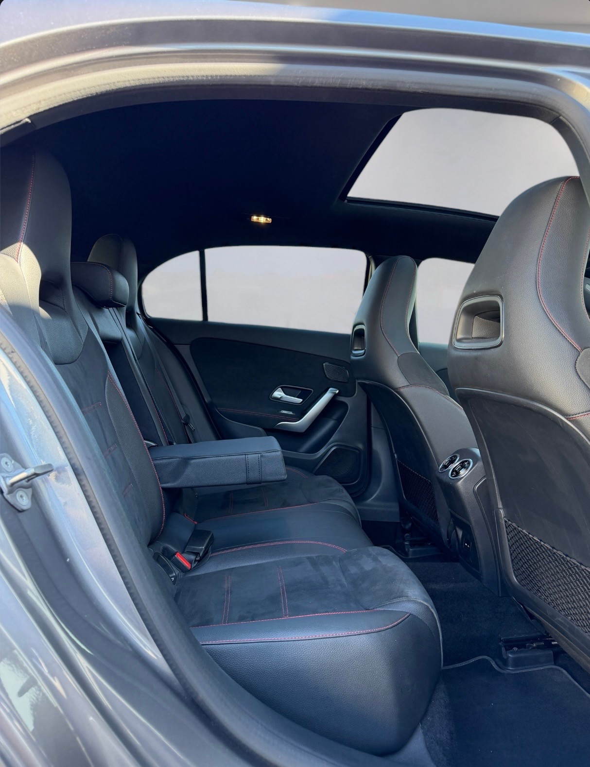 MERCEDES-BENZ A 180 AMG Line 7G-DCT-image-15