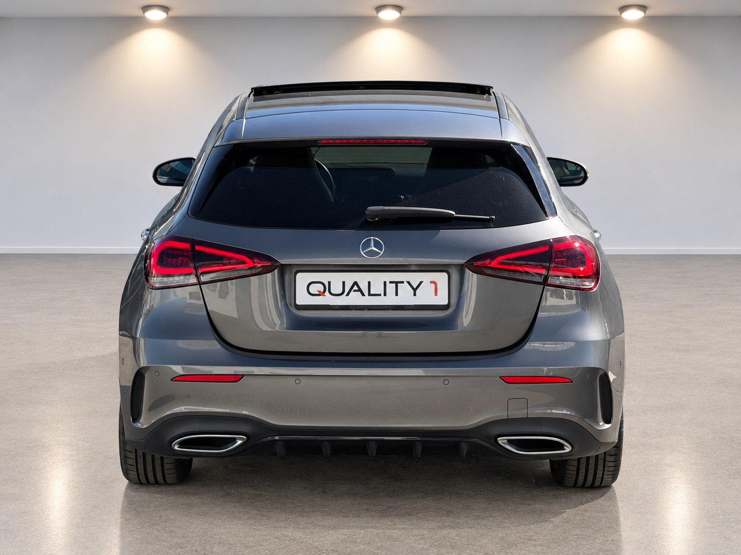 MERCEDES-BENZ A 180 AMG Line 7G-DCT-image-5