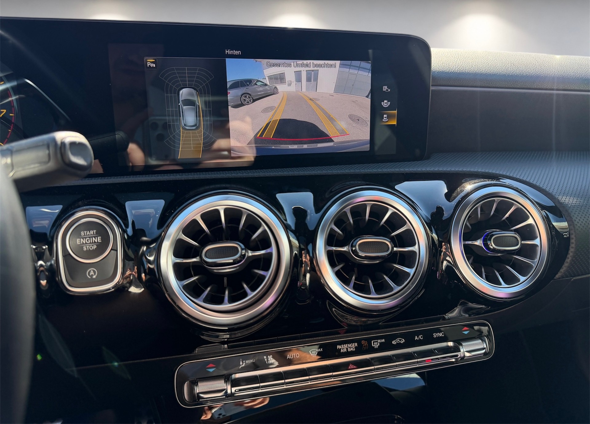 MERCEDES-BENZ A 180 AMG Line 7G-DCT-image-12
