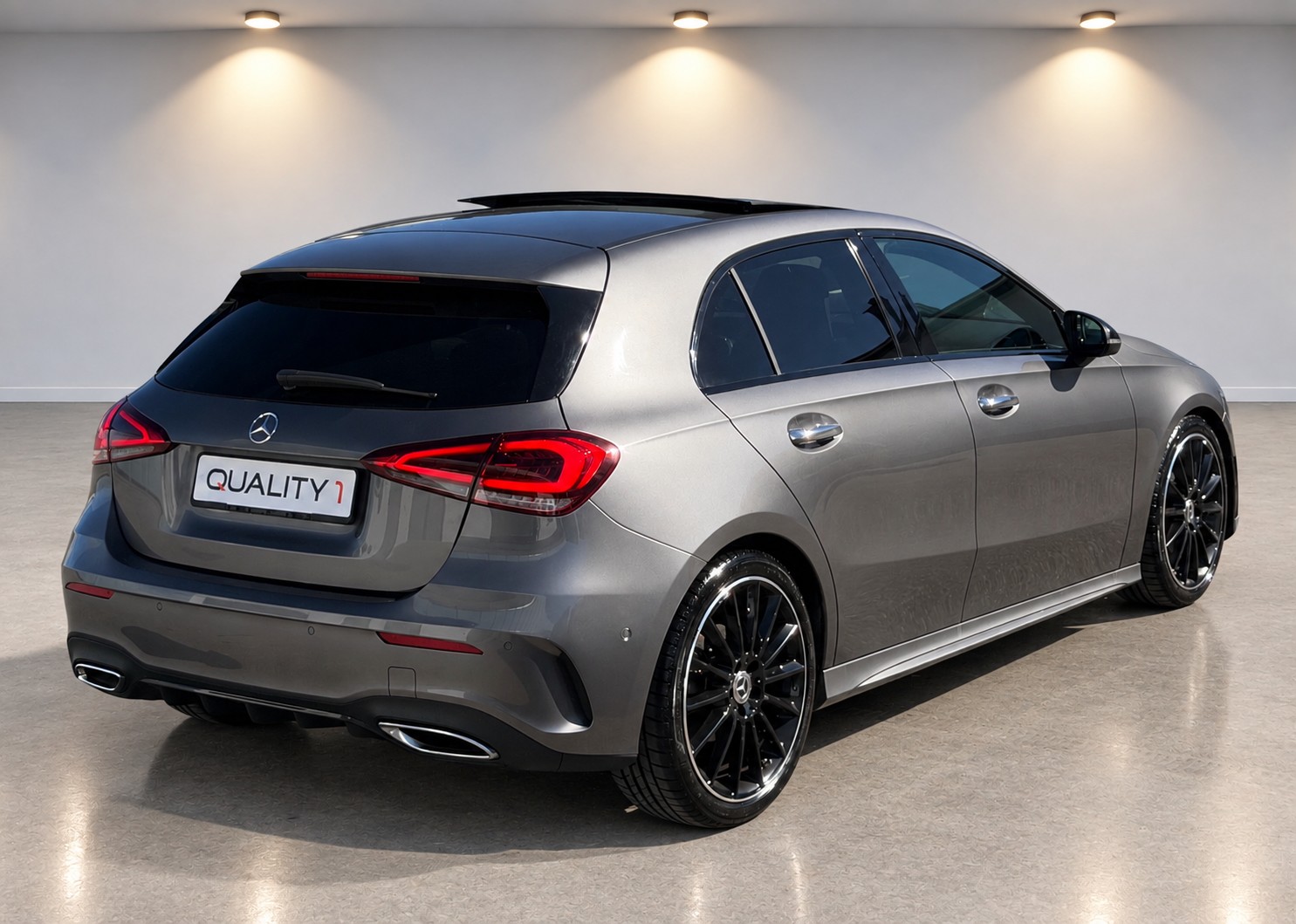 MERCEDES-BENZ A 180 AMG Line 7G-DCT-image-6