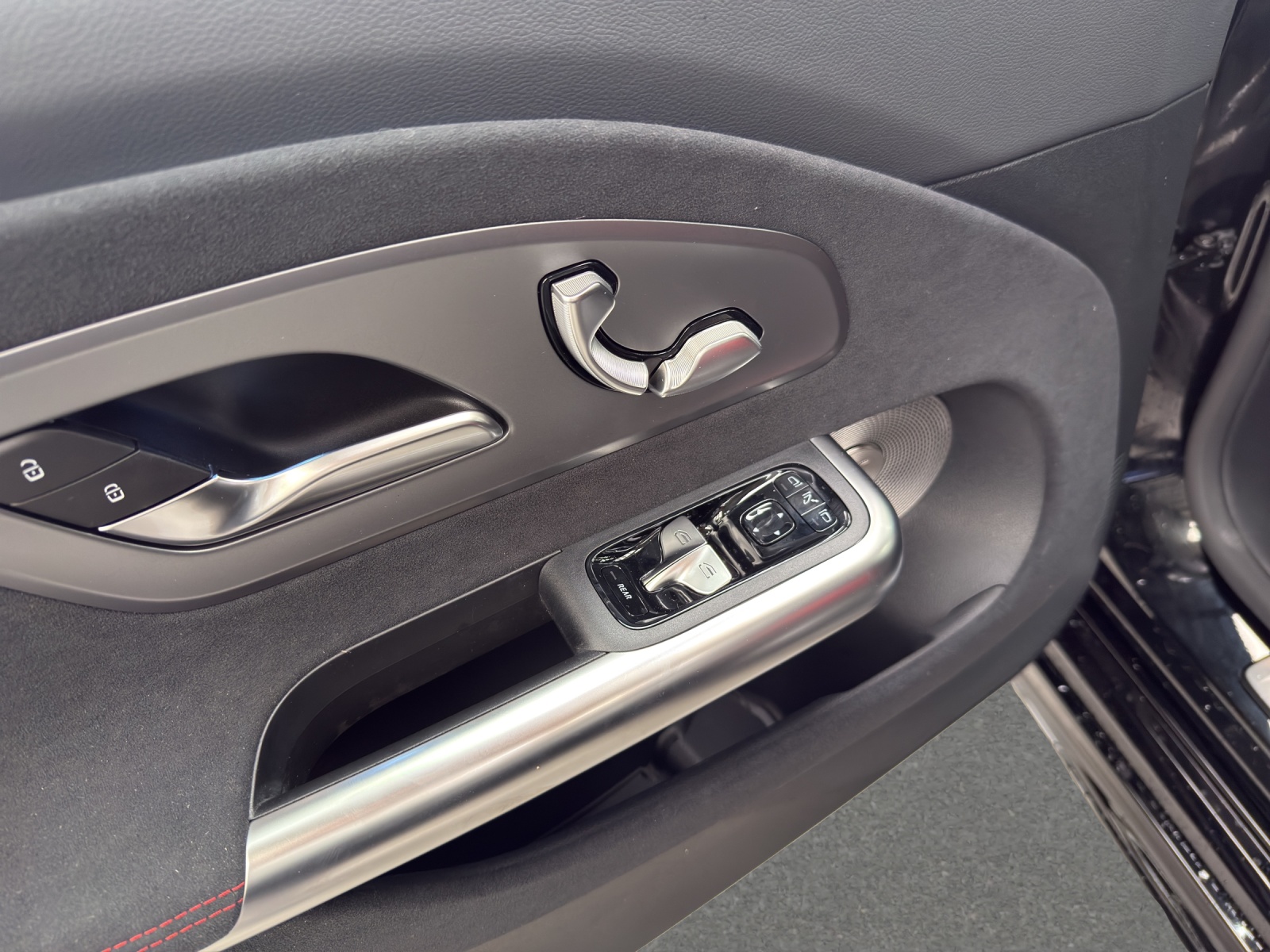 MERCEDES-BENZ CLA 220 8G-DCT 4Matic-image-12