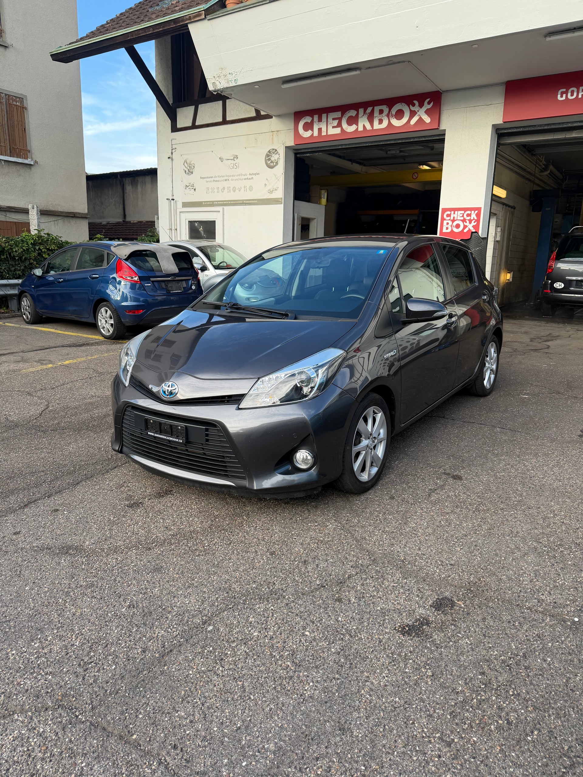 TOYOTA Yaris 1.5 VVT-i Hybrid Sol CVT-image-0