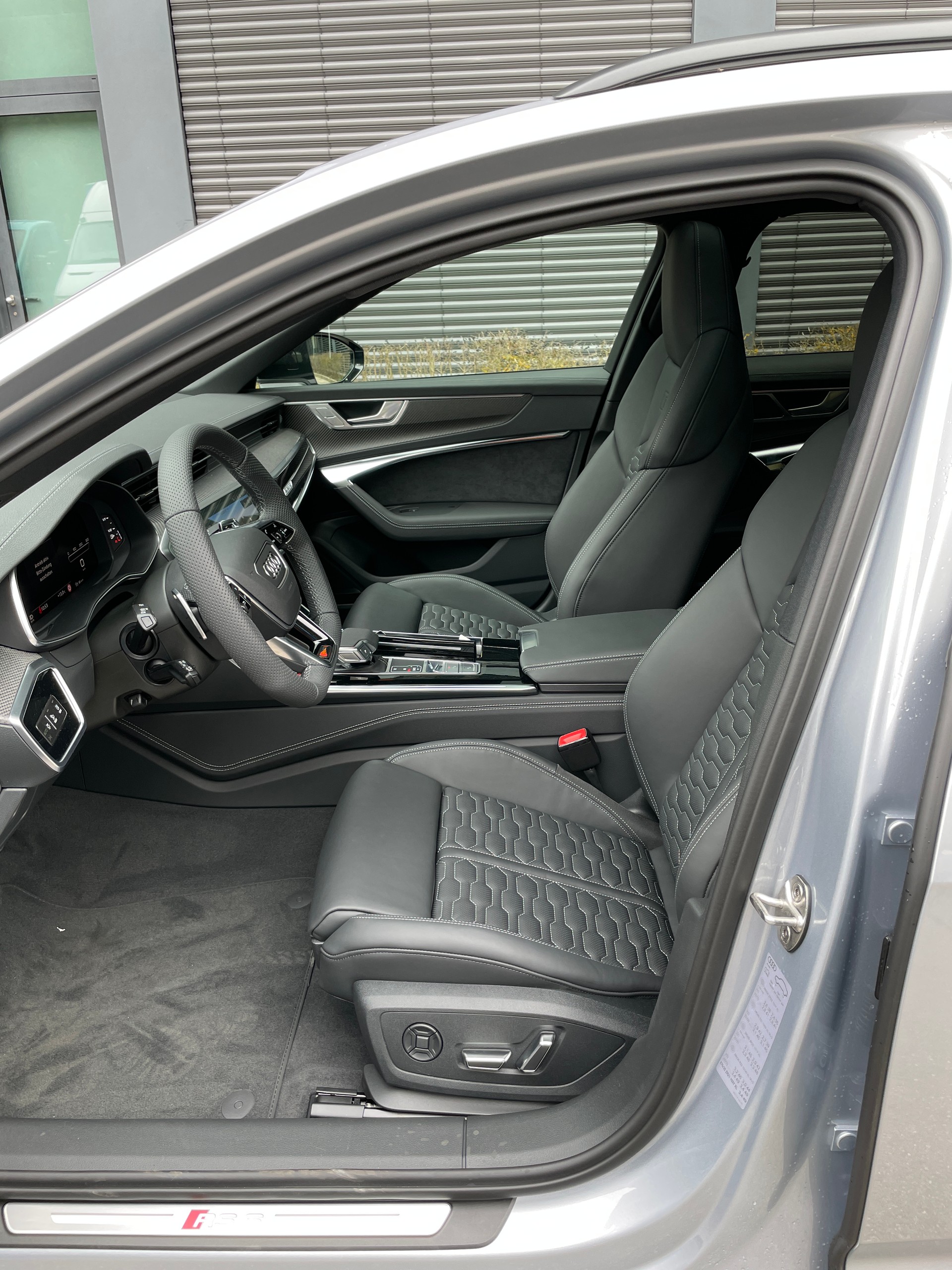 AUDI RS6 Avant 4.0 TFSI V8 quattro (Neuzustand!)-image-11