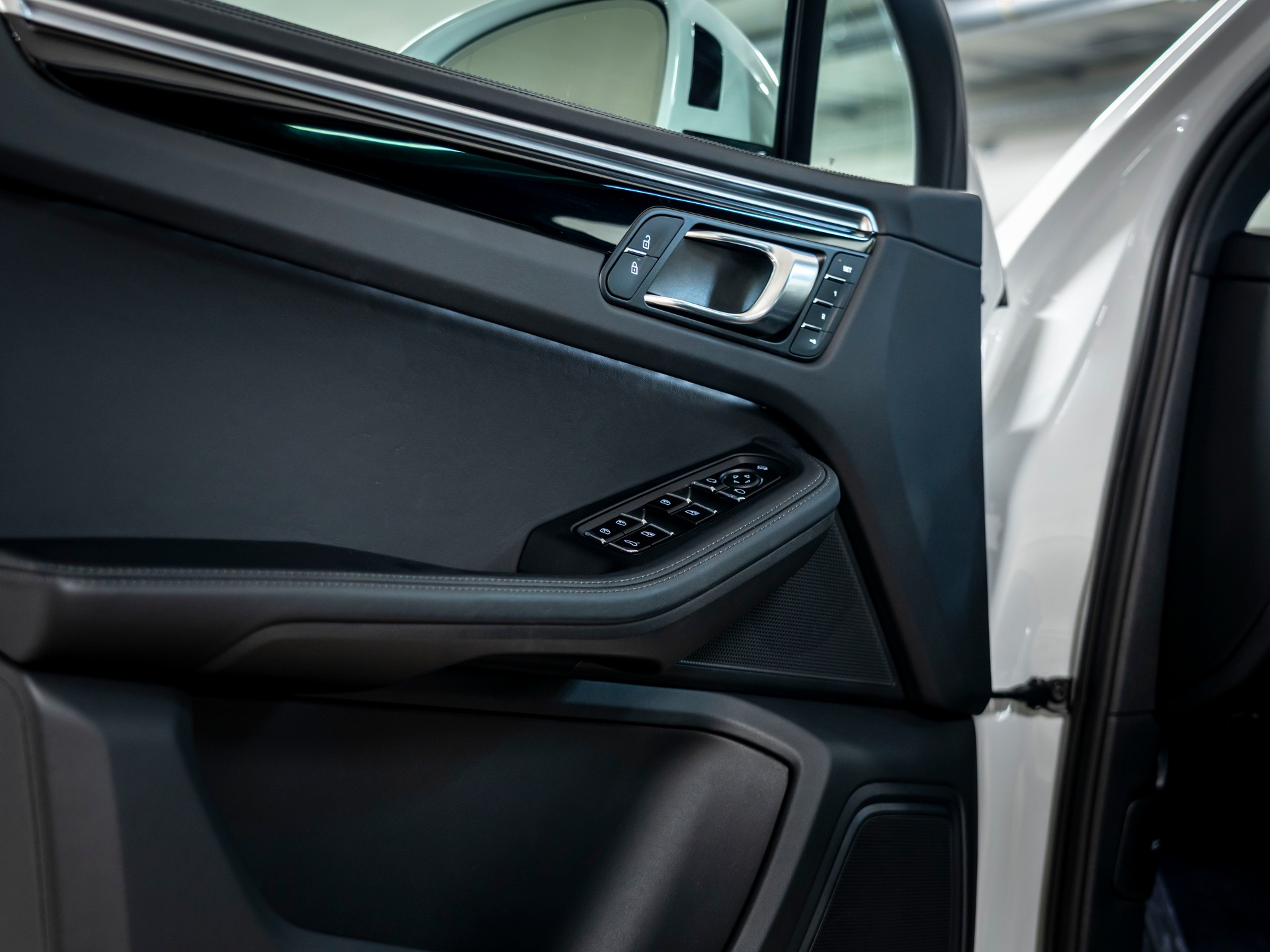 PORSCHE Macan S PDK-image-19