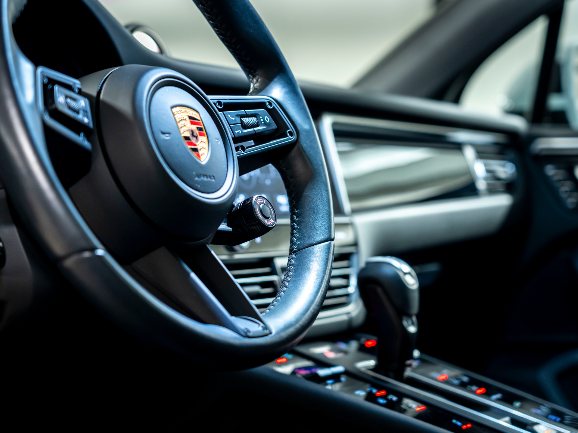 PORSCHE Macan S PDK-image-17