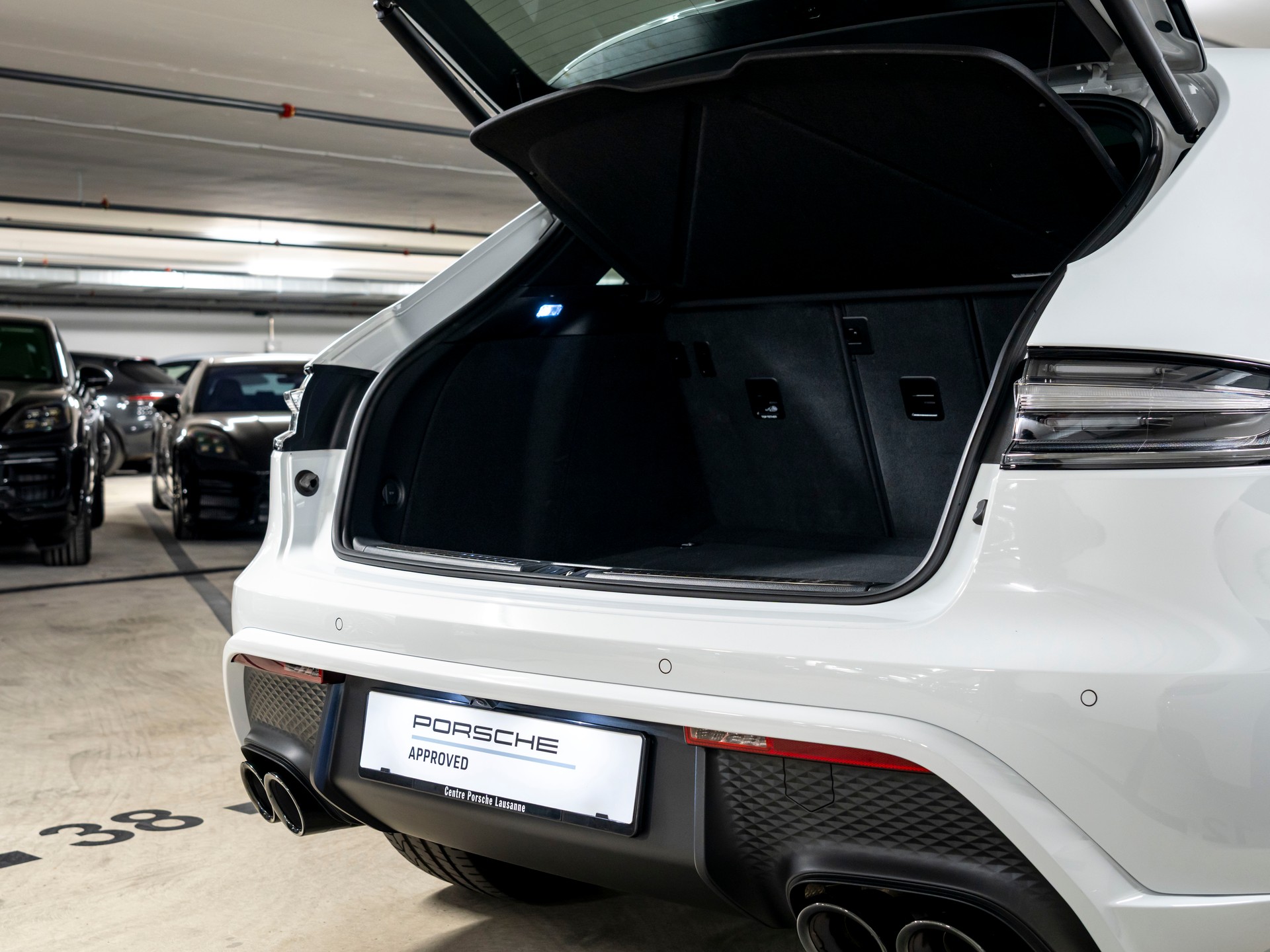 PORSCHE Macan S PDK-image-6