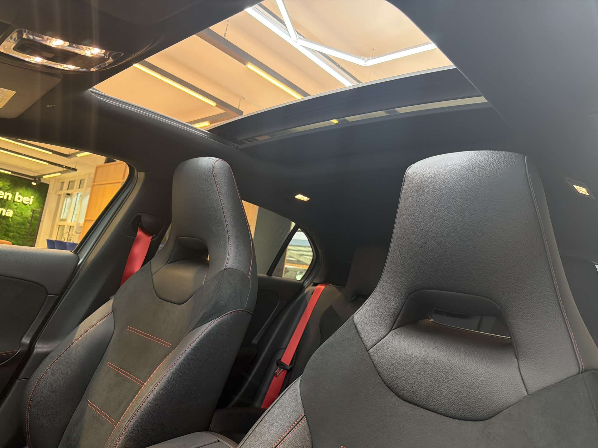 MERCEDES-BENZ A45 S AMG 4Matic+ 421PS DCT-Automat-image-14