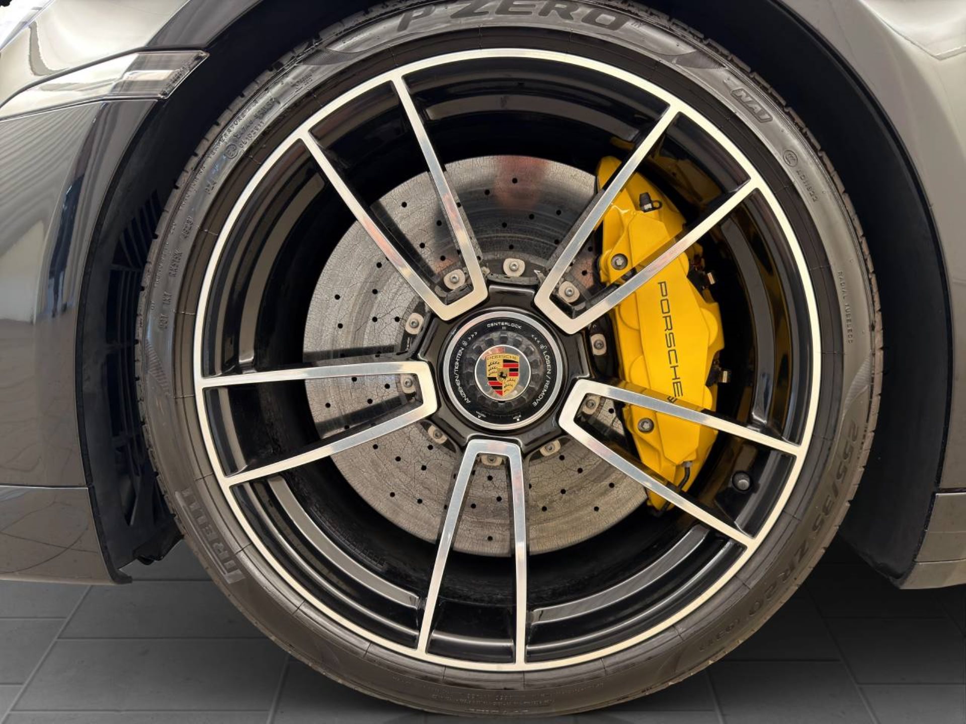 PORSCHE 911 Turbo S-image-10
