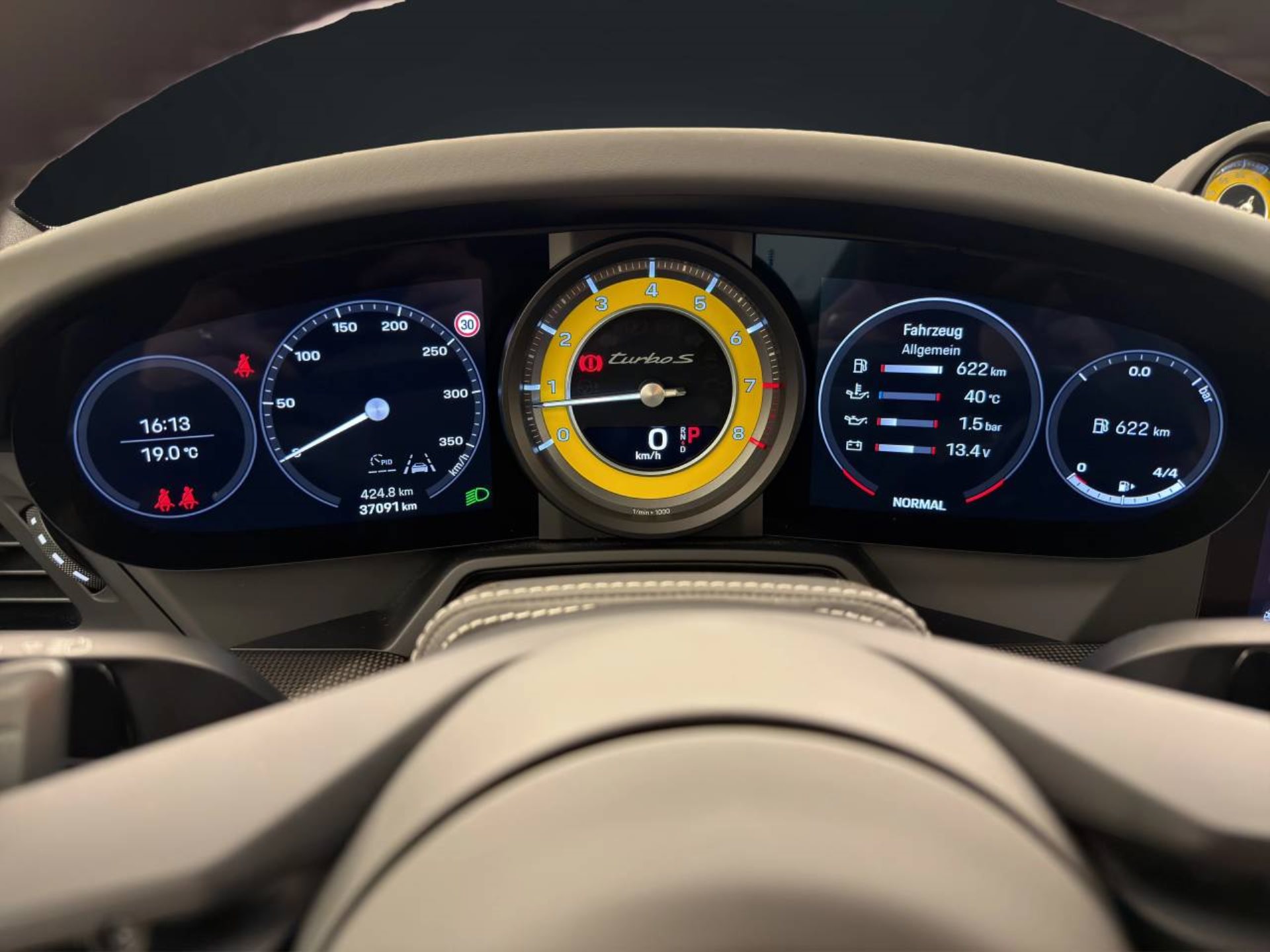 PORSCHE 911 Turbo S-image-21