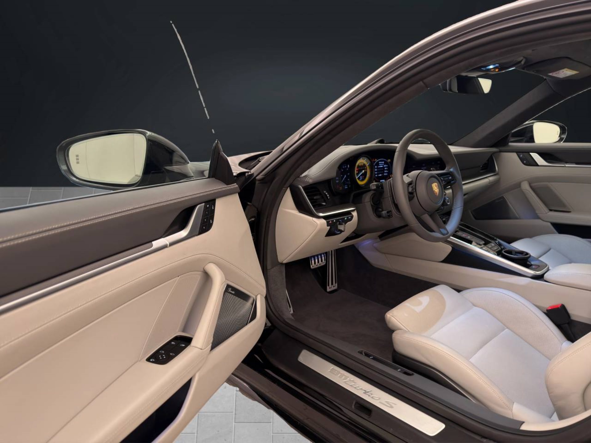 PORSCHE 911 Turbo S-image-3