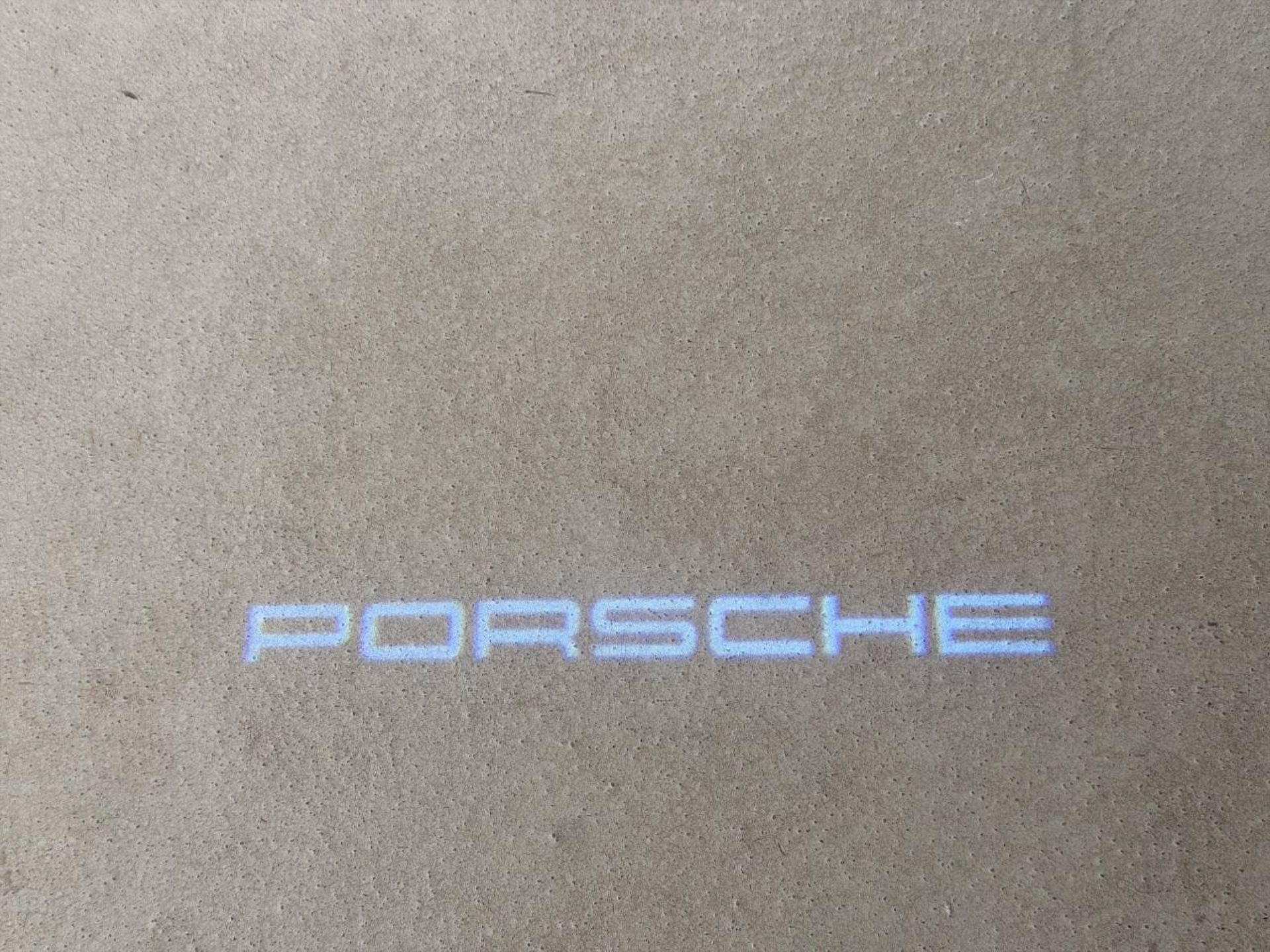 PORSCHE 911 Turbo S-image-25