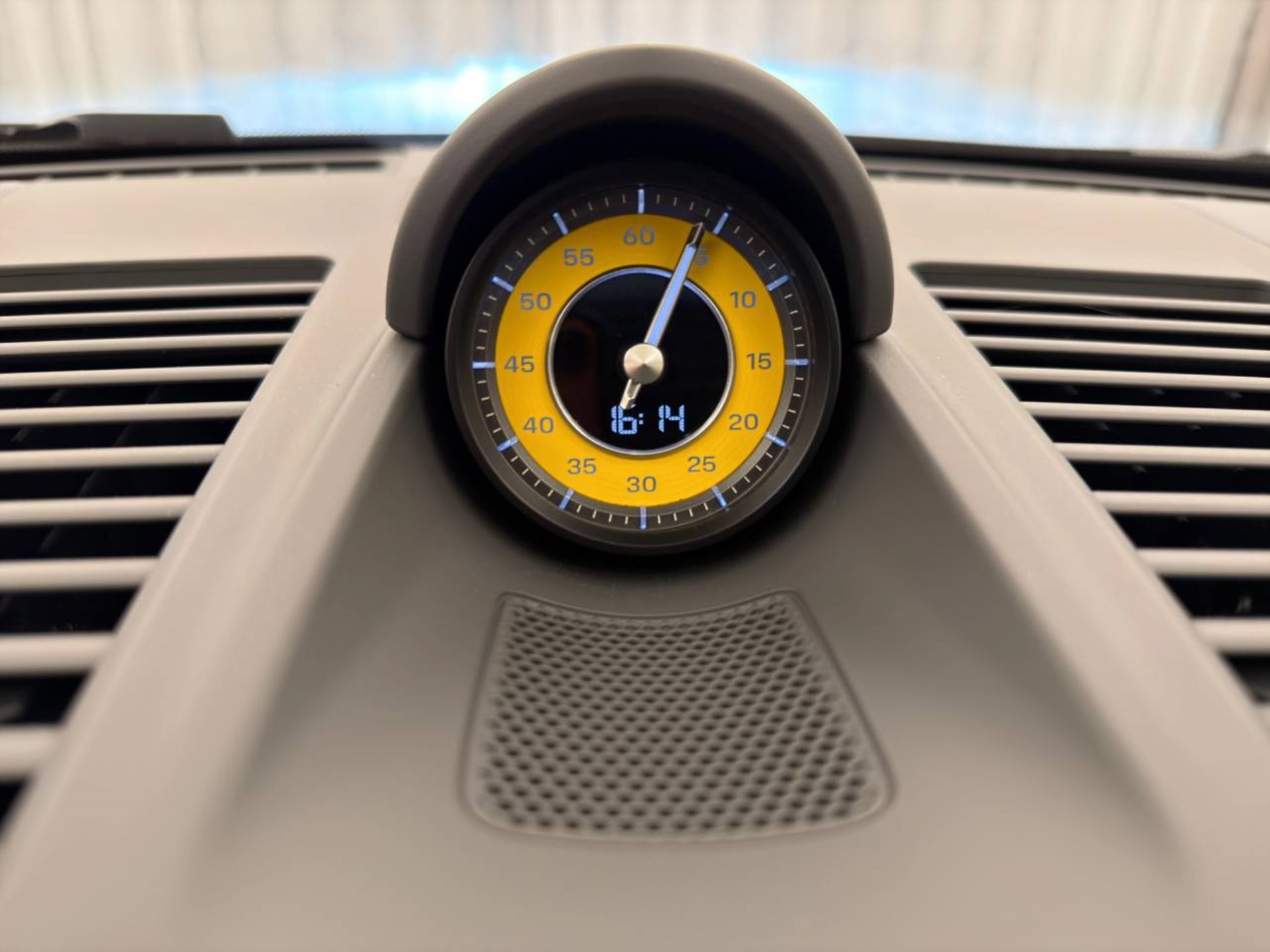 PORSCHE 911 Turbo S-image-22