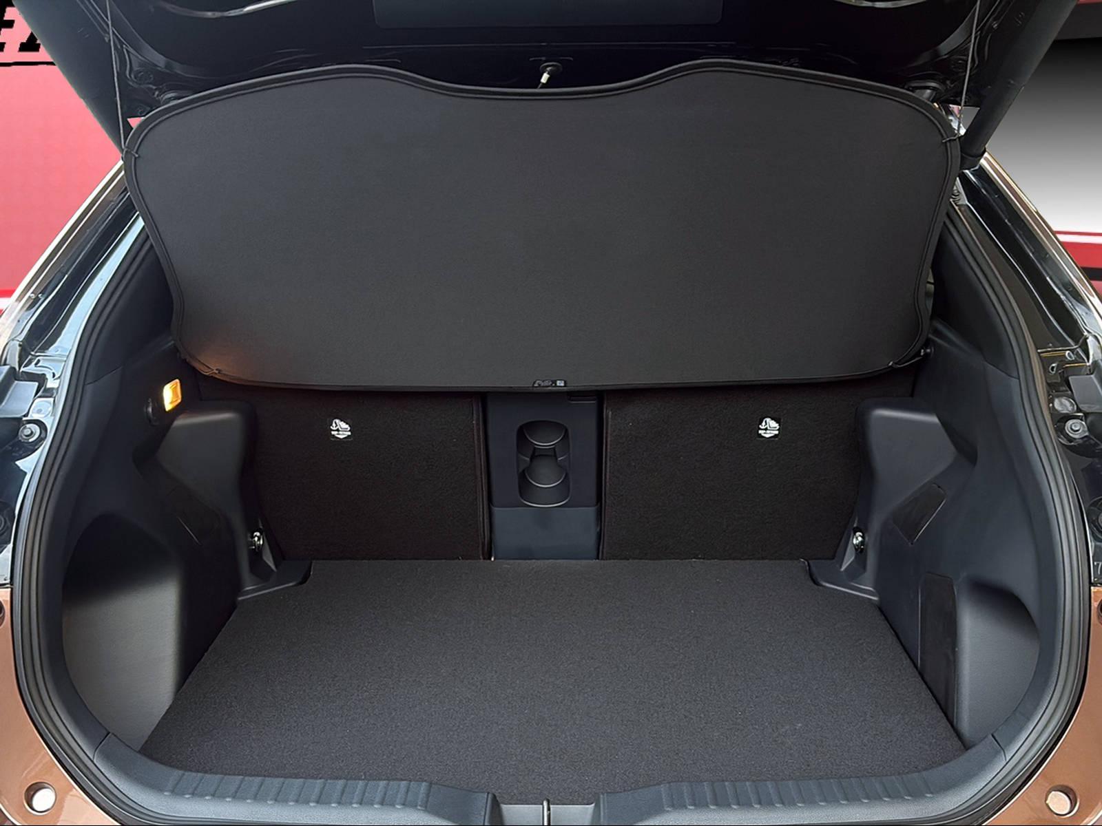 TOYOTA Yaris Cross 1.5 VVT-i HSD Premium AWD-i-image-9