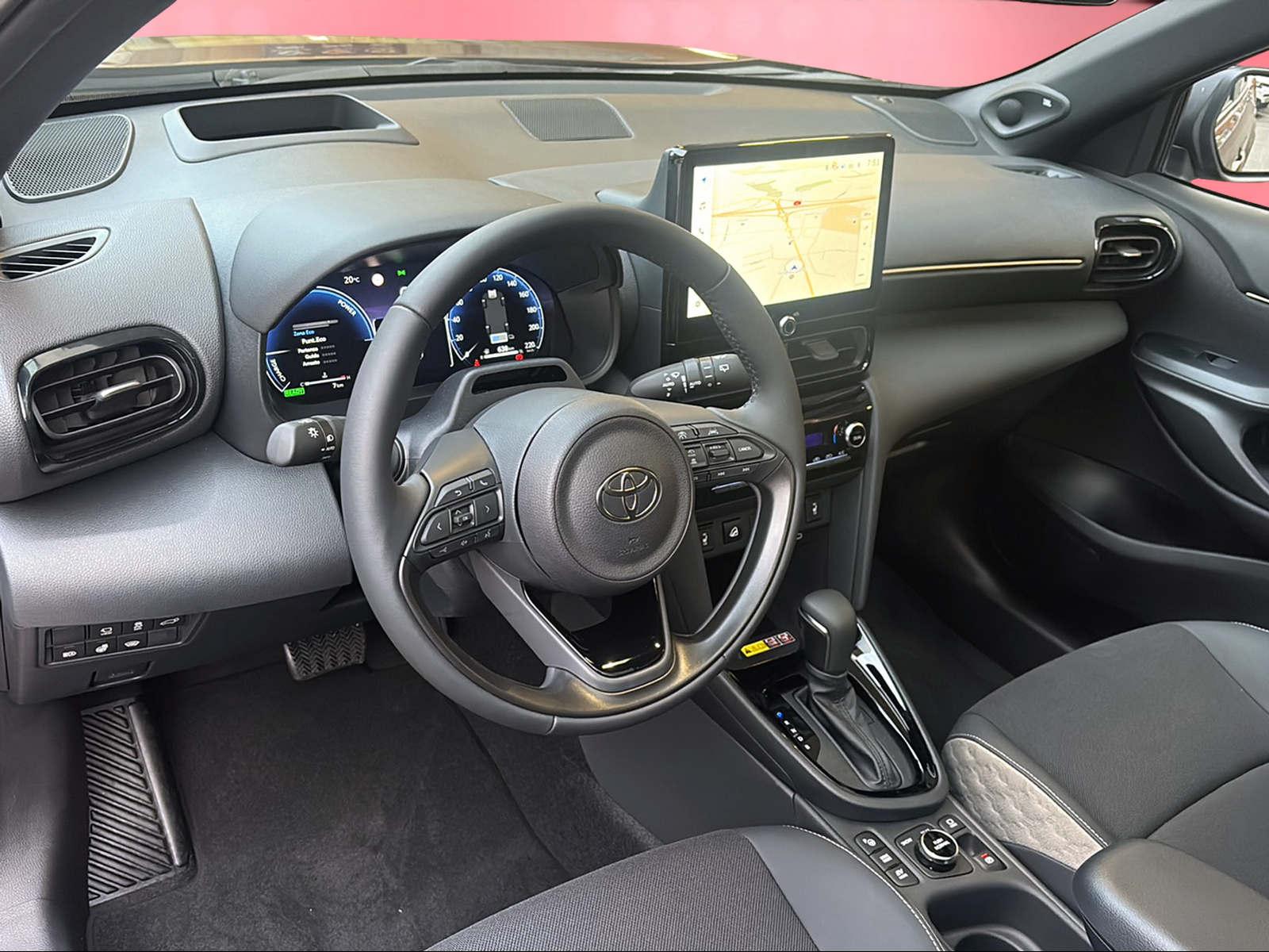 TOYOTA Yaris Cross 1.5 VVT-i HSD Premium AWD-i-image-4