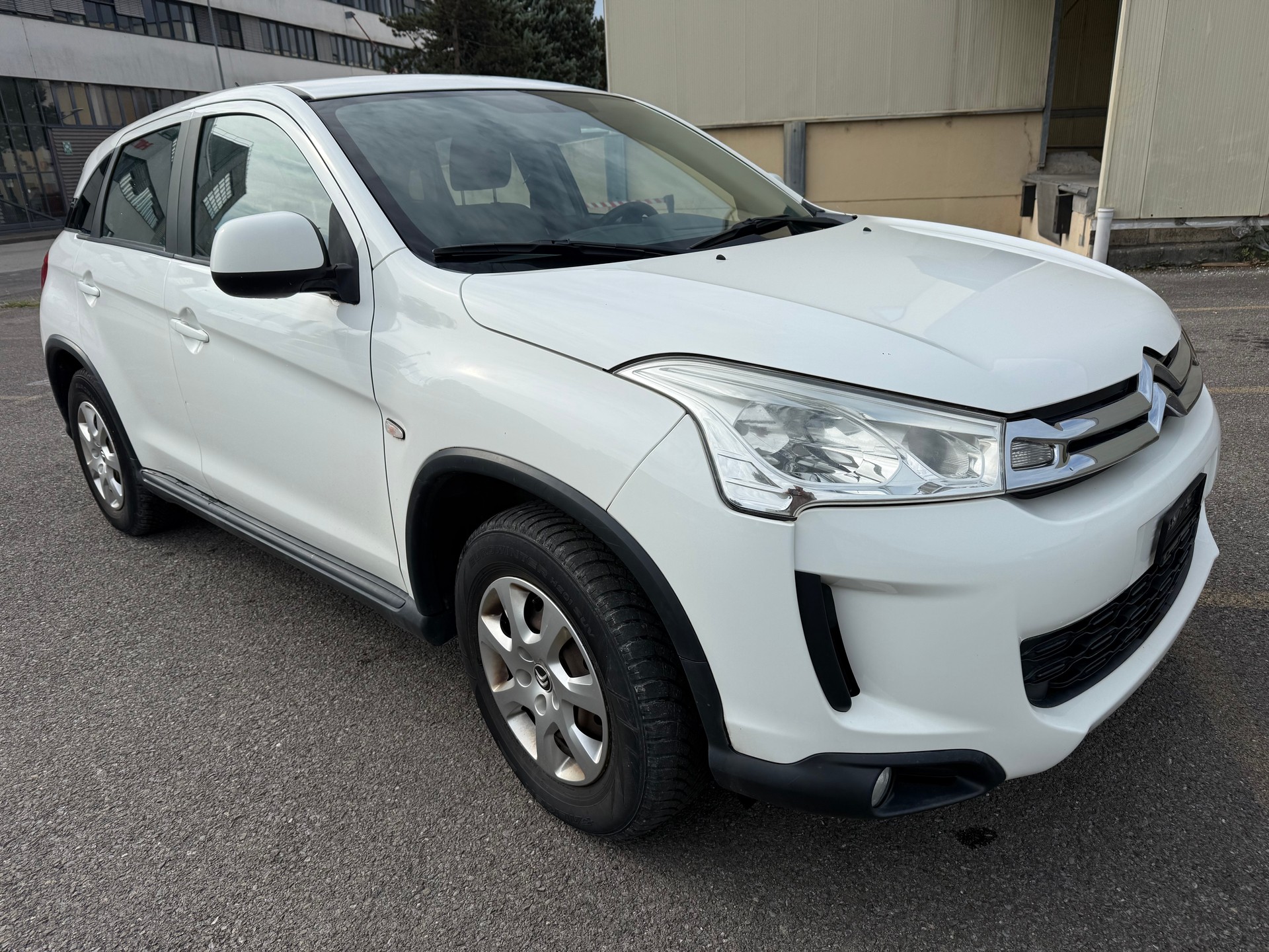 CITROEN C4 Aircross 1.6 HDi Collection 4WD-image-2