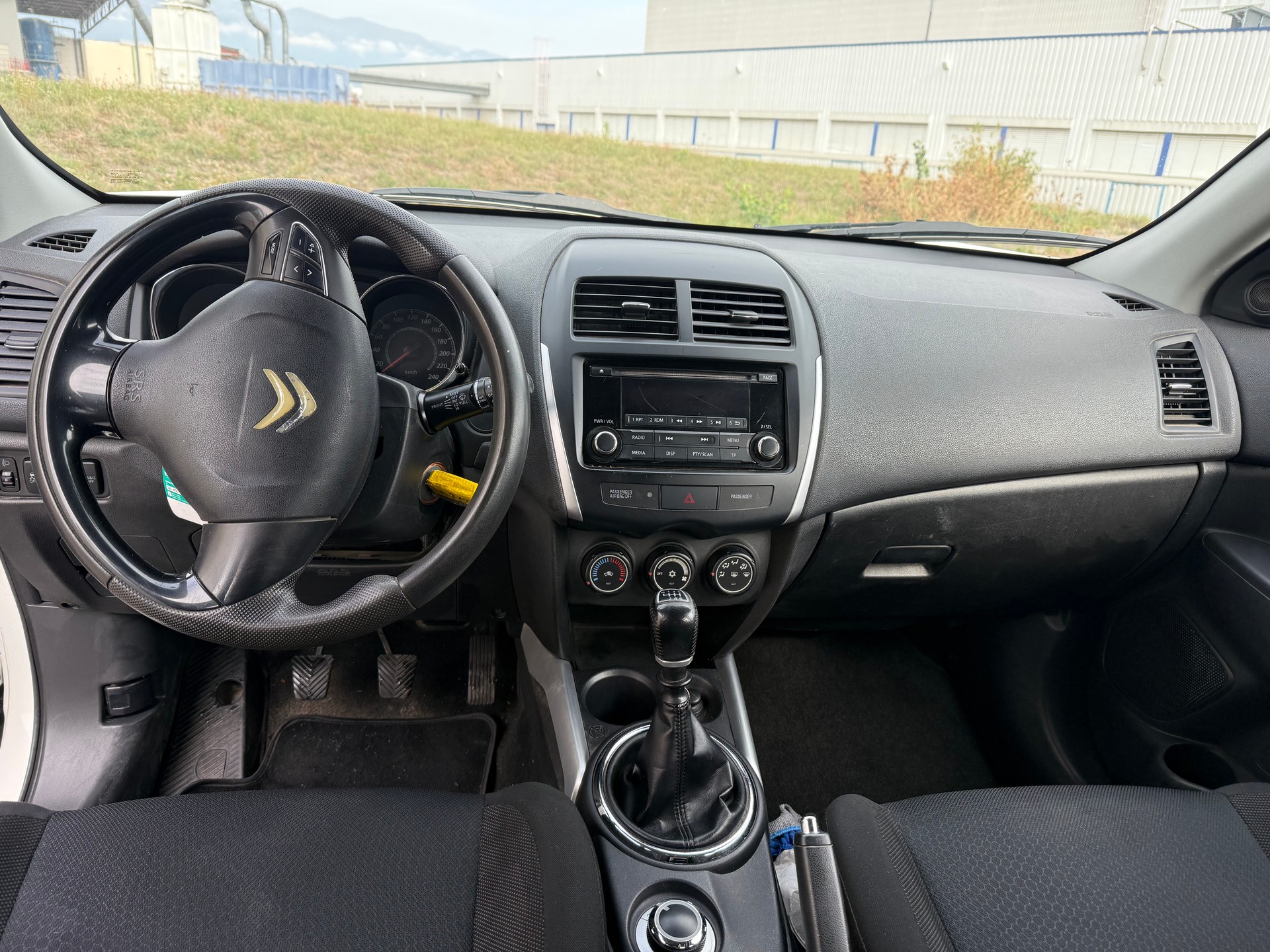 CITROEN C4 Aircross 1.6 HDi Collection 4WD-image-6