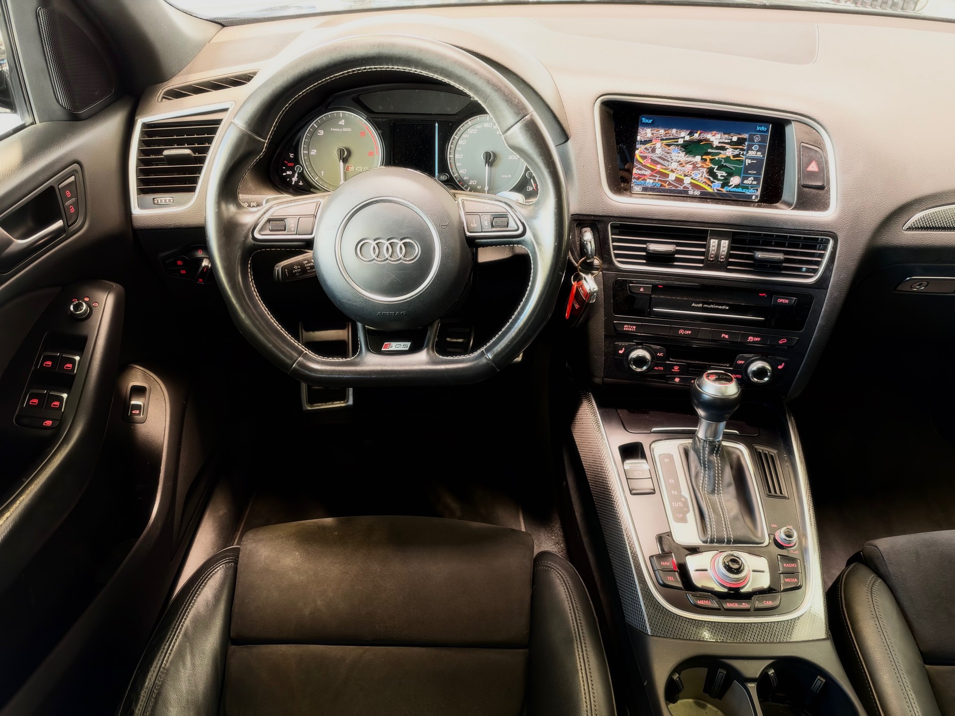 AUDI SQ5 3.0 TDI quattro tiptronic-image-12