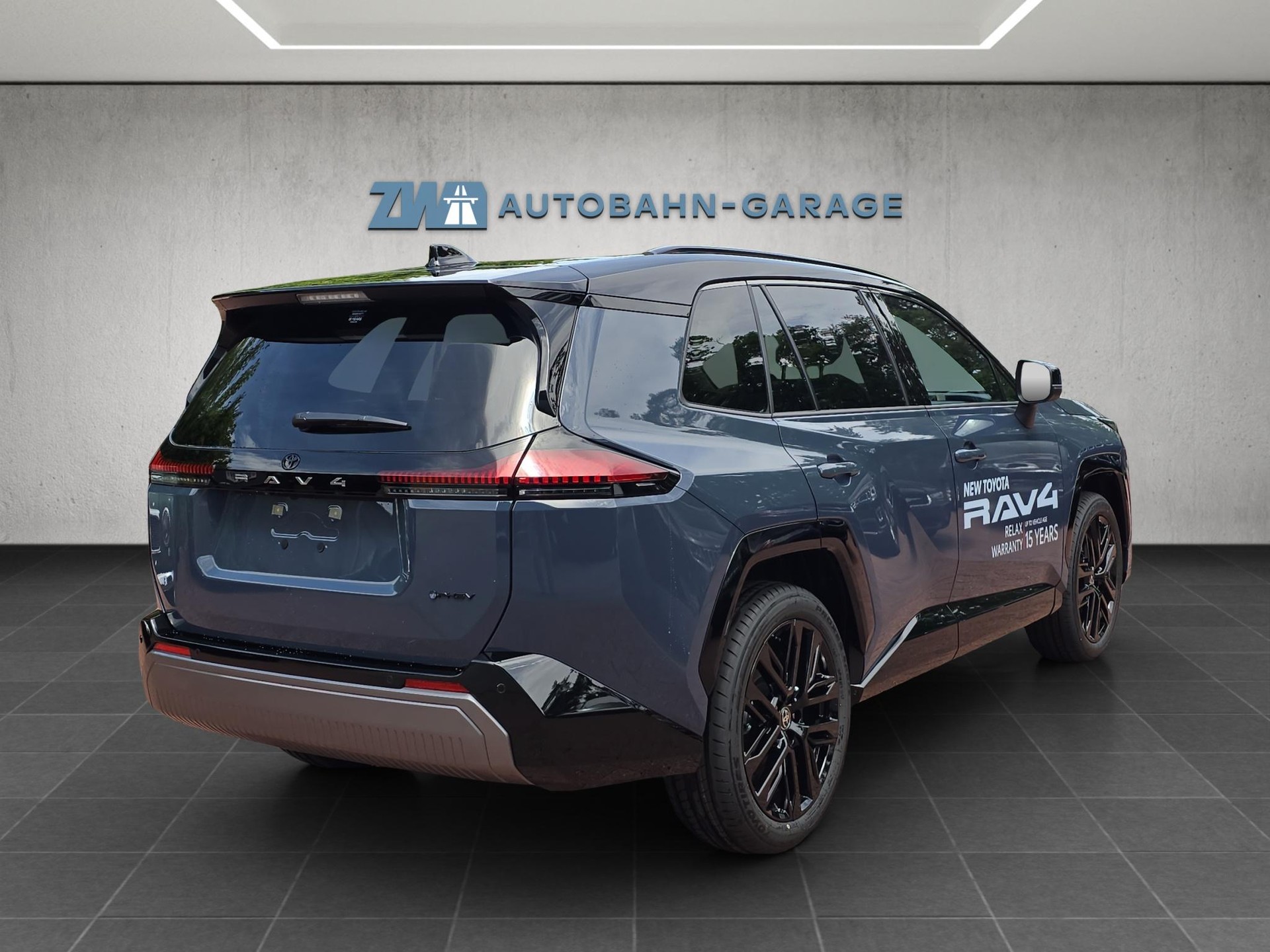 TOYOTA RAV4 2.5 Plug-In-Hybrid Style-image-4