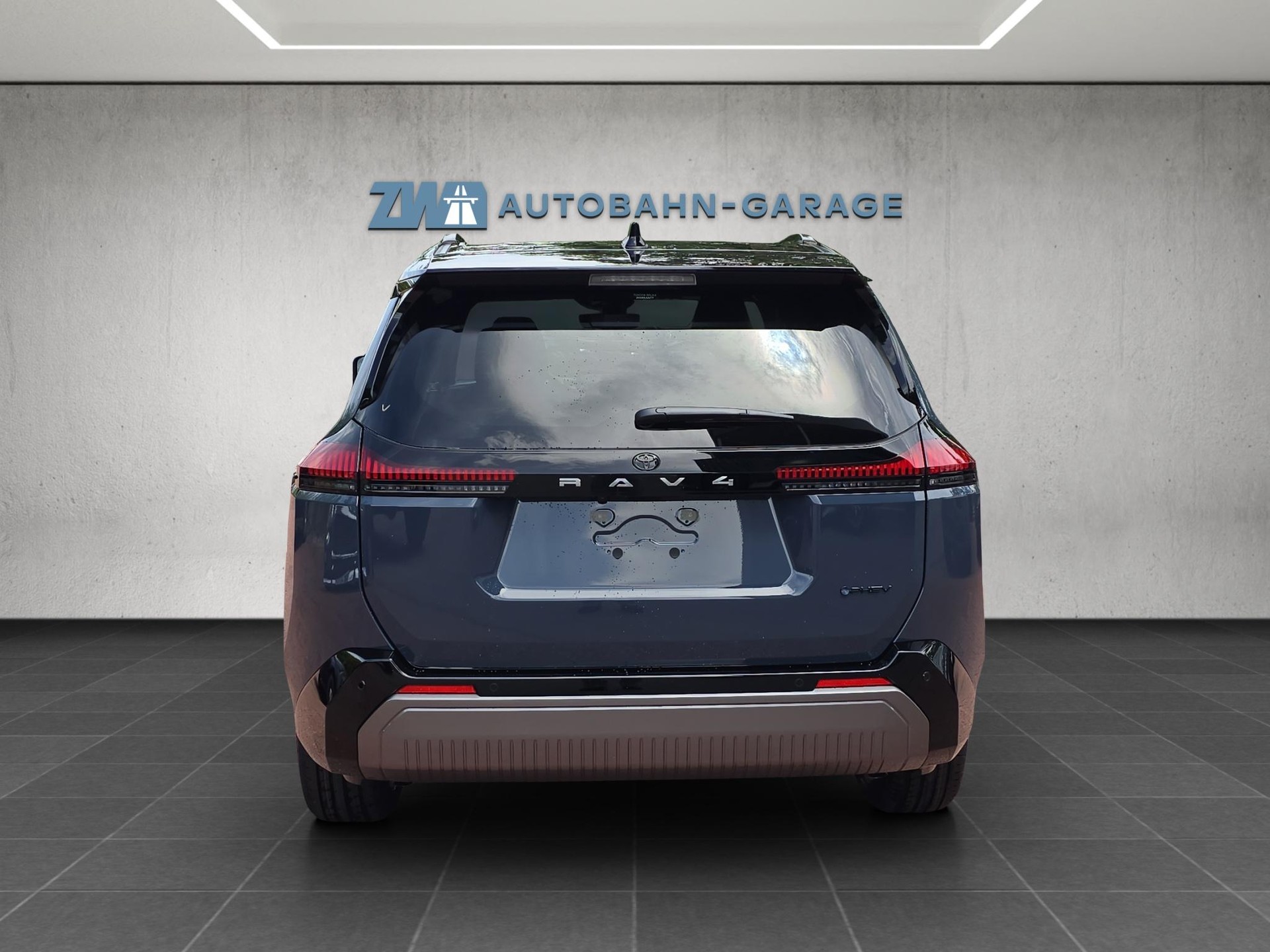 TOYOTA RAV4 2.5 Plug-In-Hybrid Style-image-3