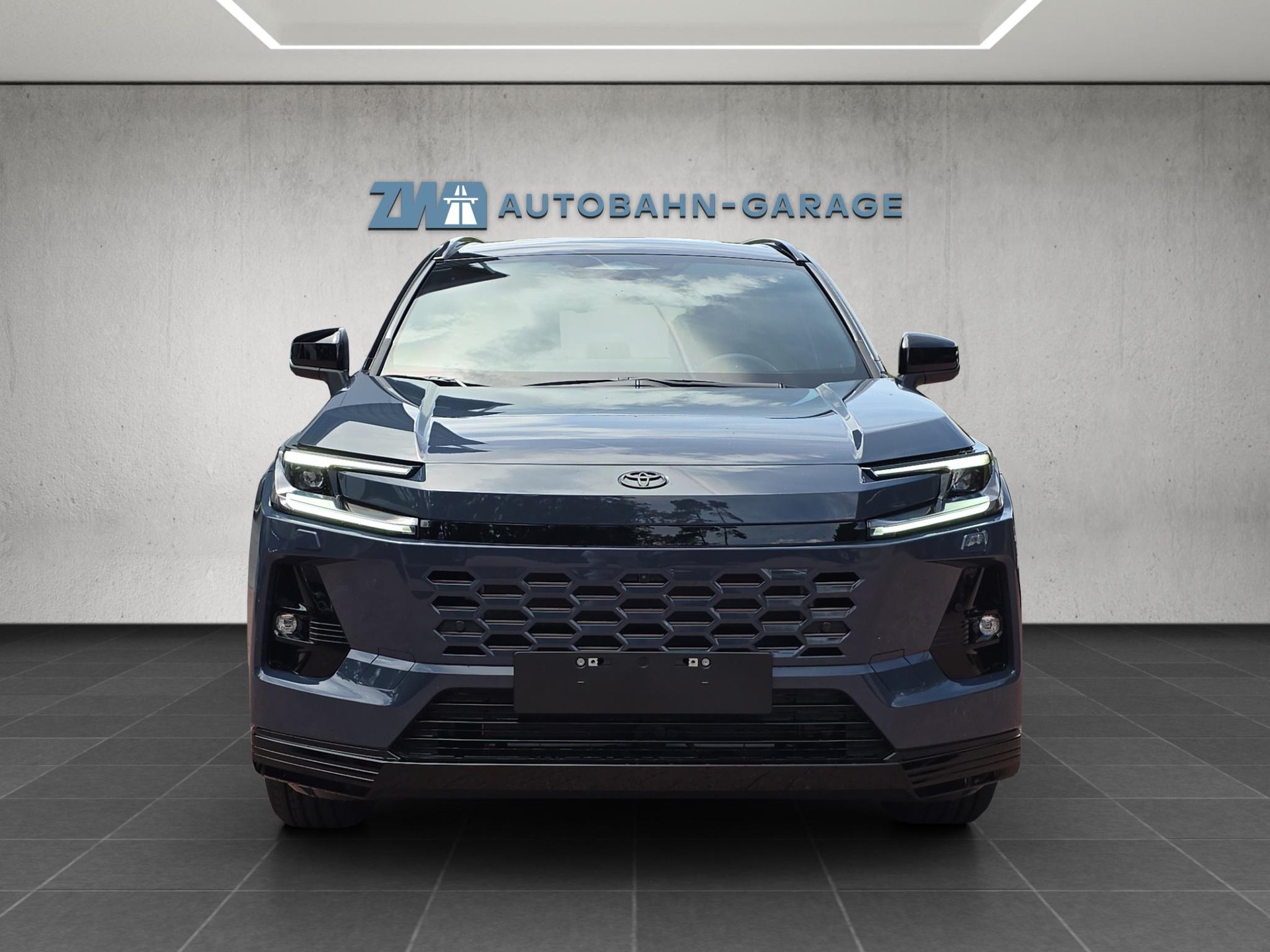 TOYOTA RAV4 2.5 Plug-In-Hybrid Style-image-7