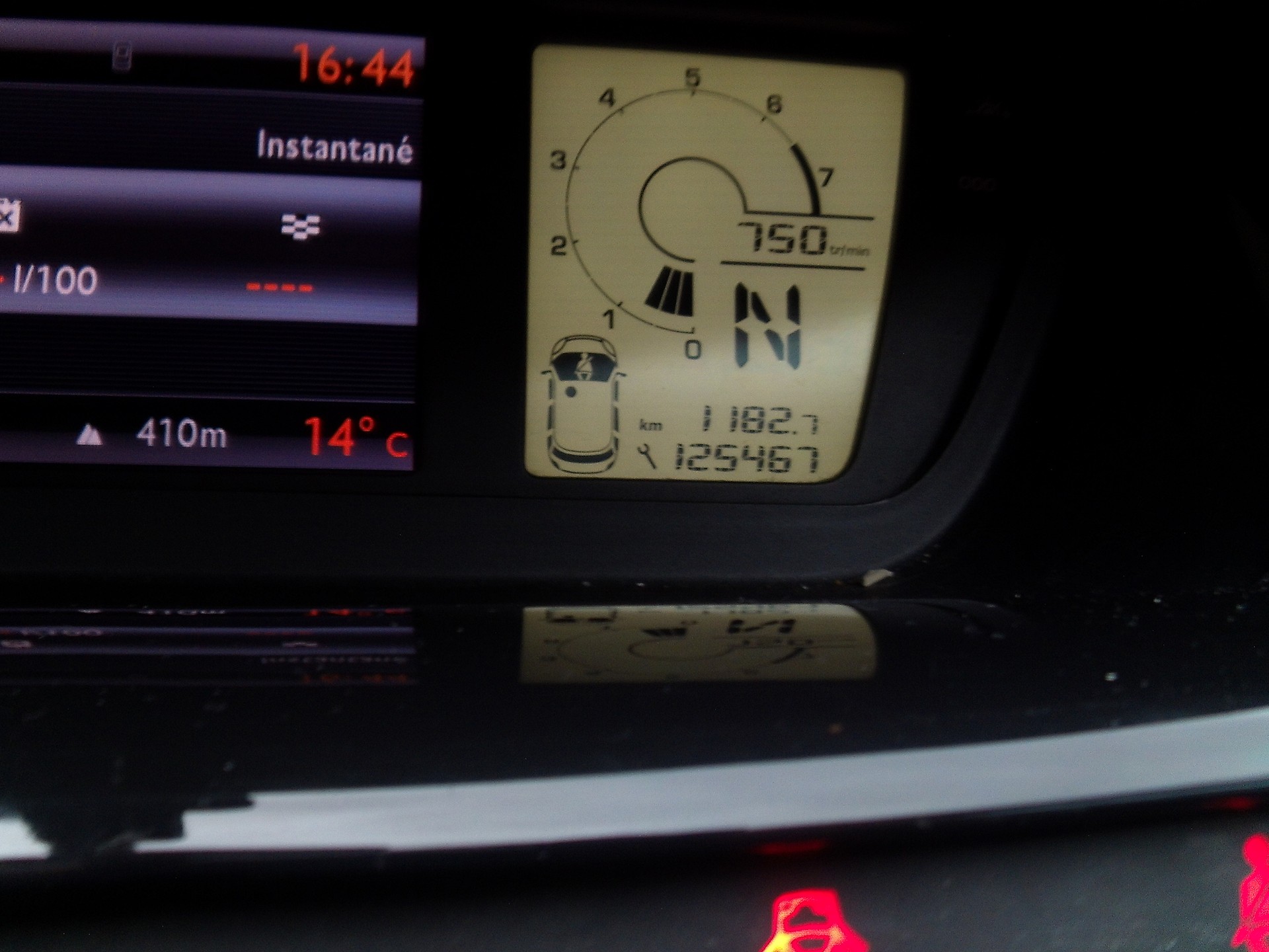 CITROEN C4 Picasso 1.6 HDI 16V Séduction EGS6-image-8