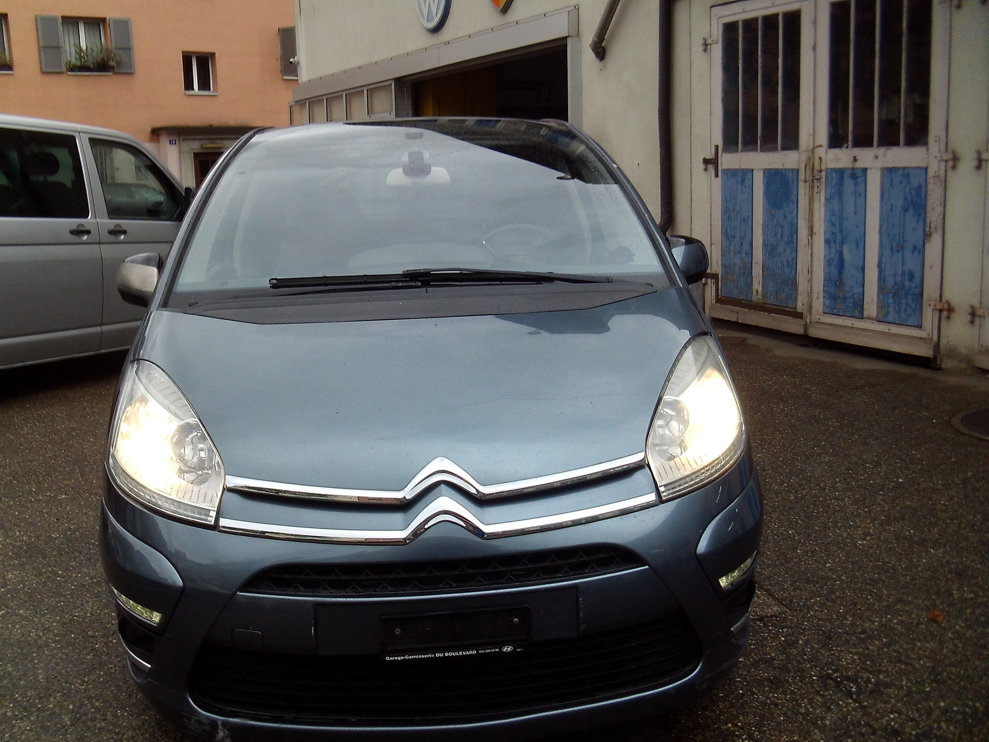 Car photo