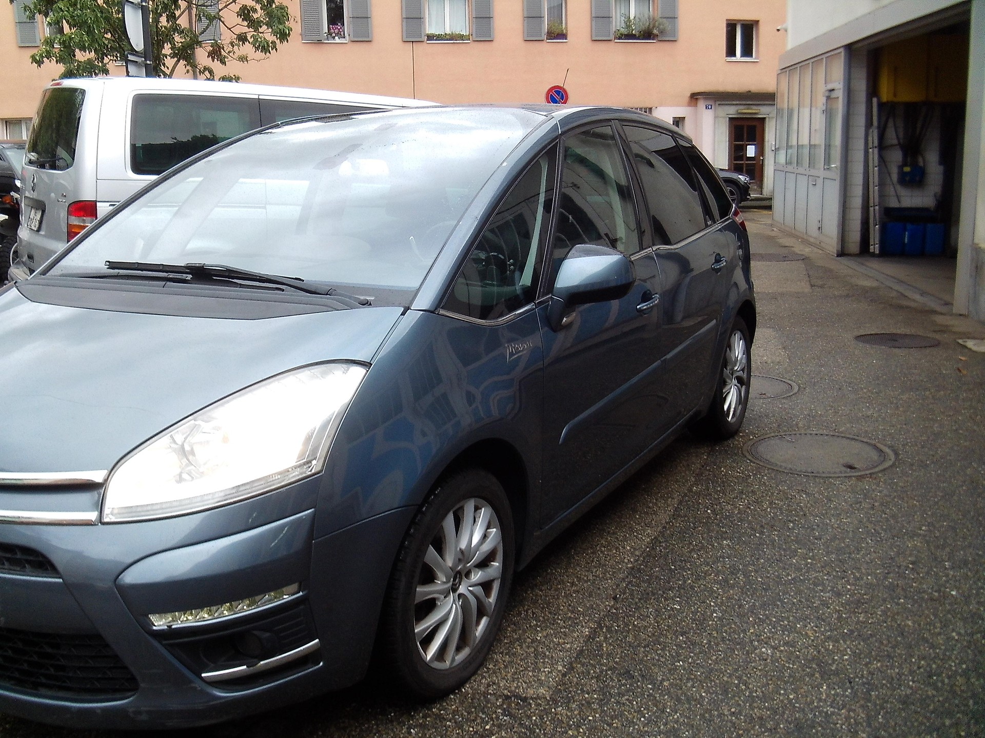 CITROEN C4 Picasso 1.6 HDI 16V Séduction EGS6-image-2