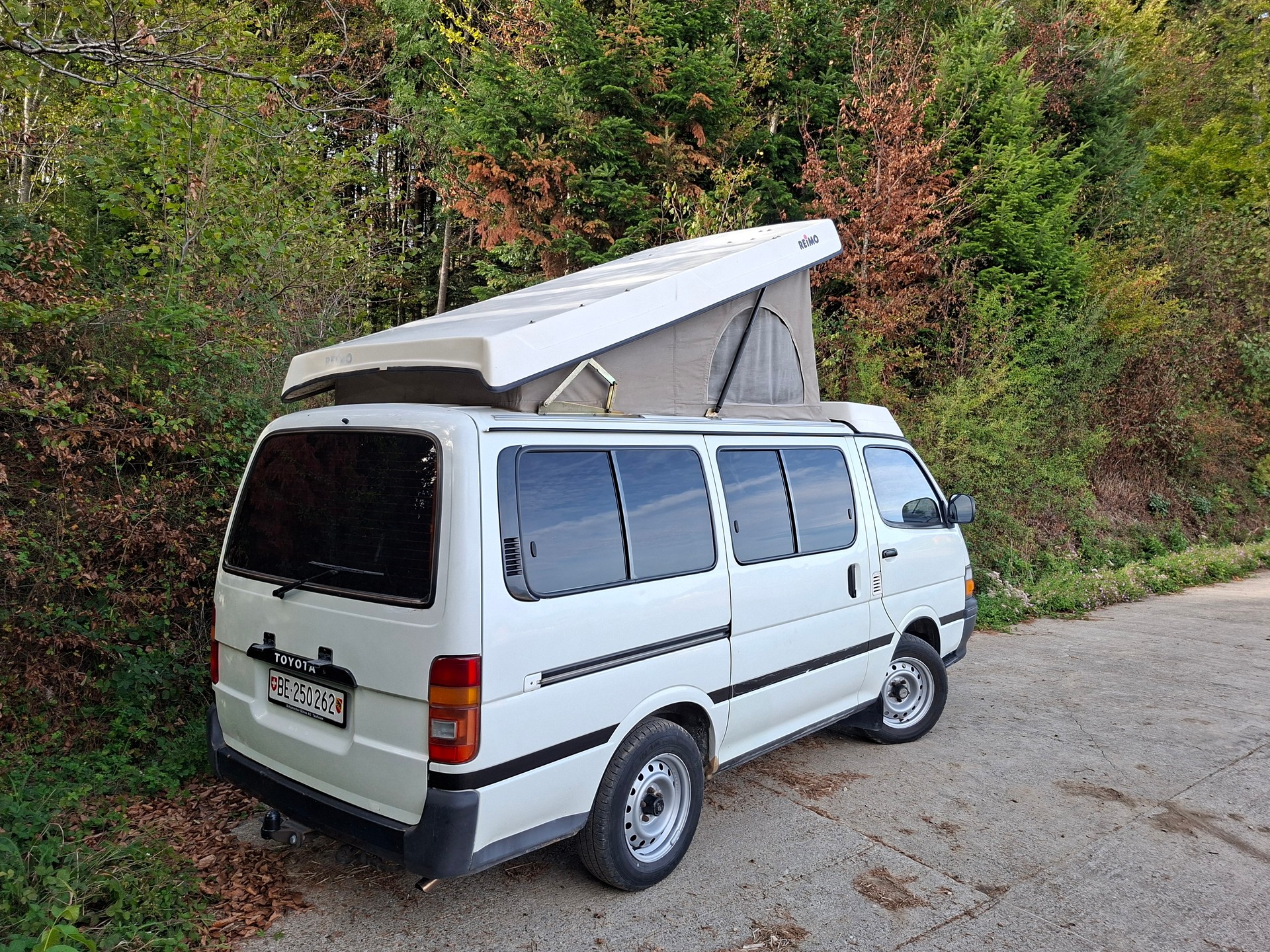 TOYOTA Camper, 6 Sitzplätze-image-1
